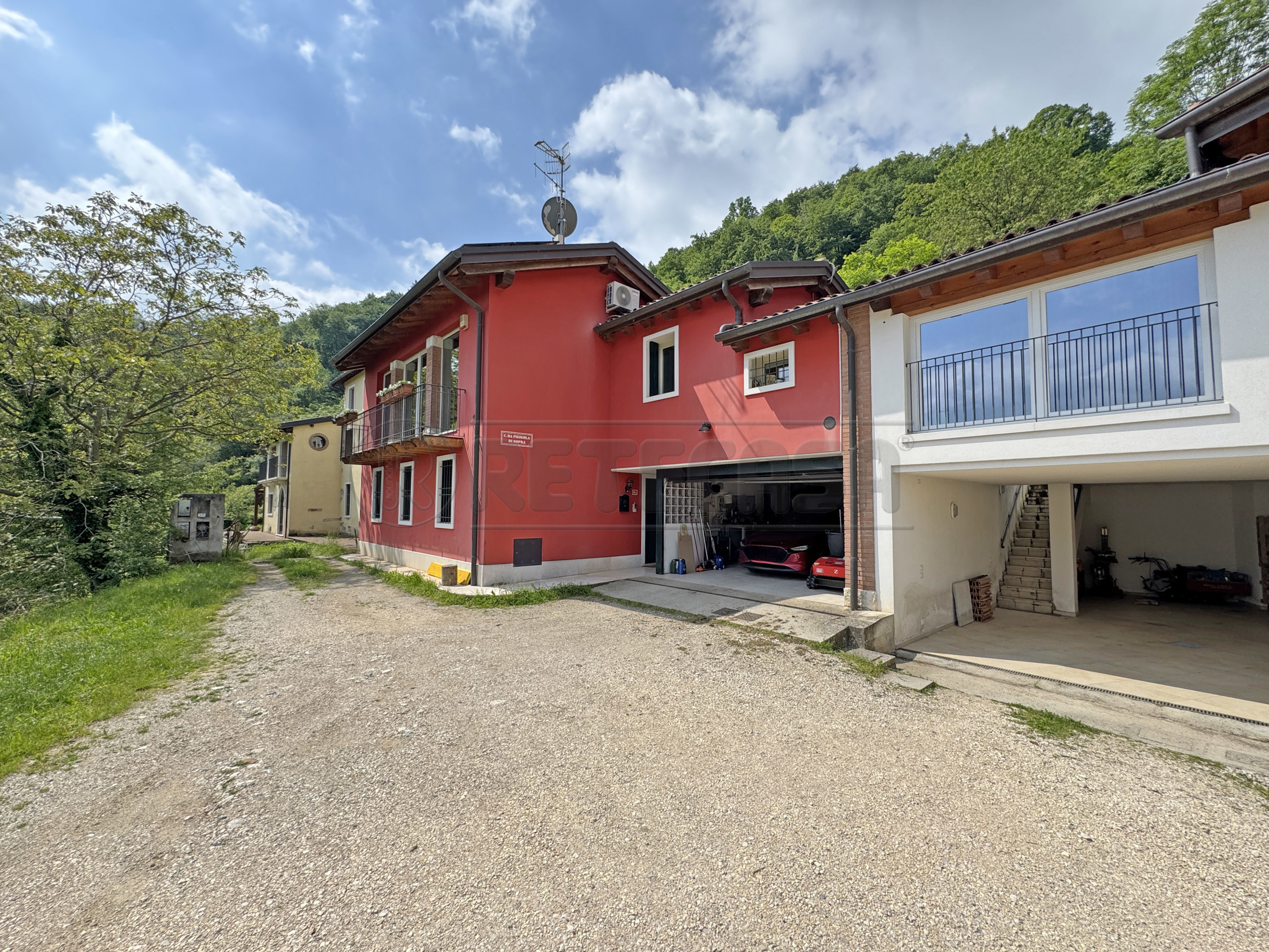 Casa indipendente con giardino in contrada figigola di sopra 14/a, Valdagno