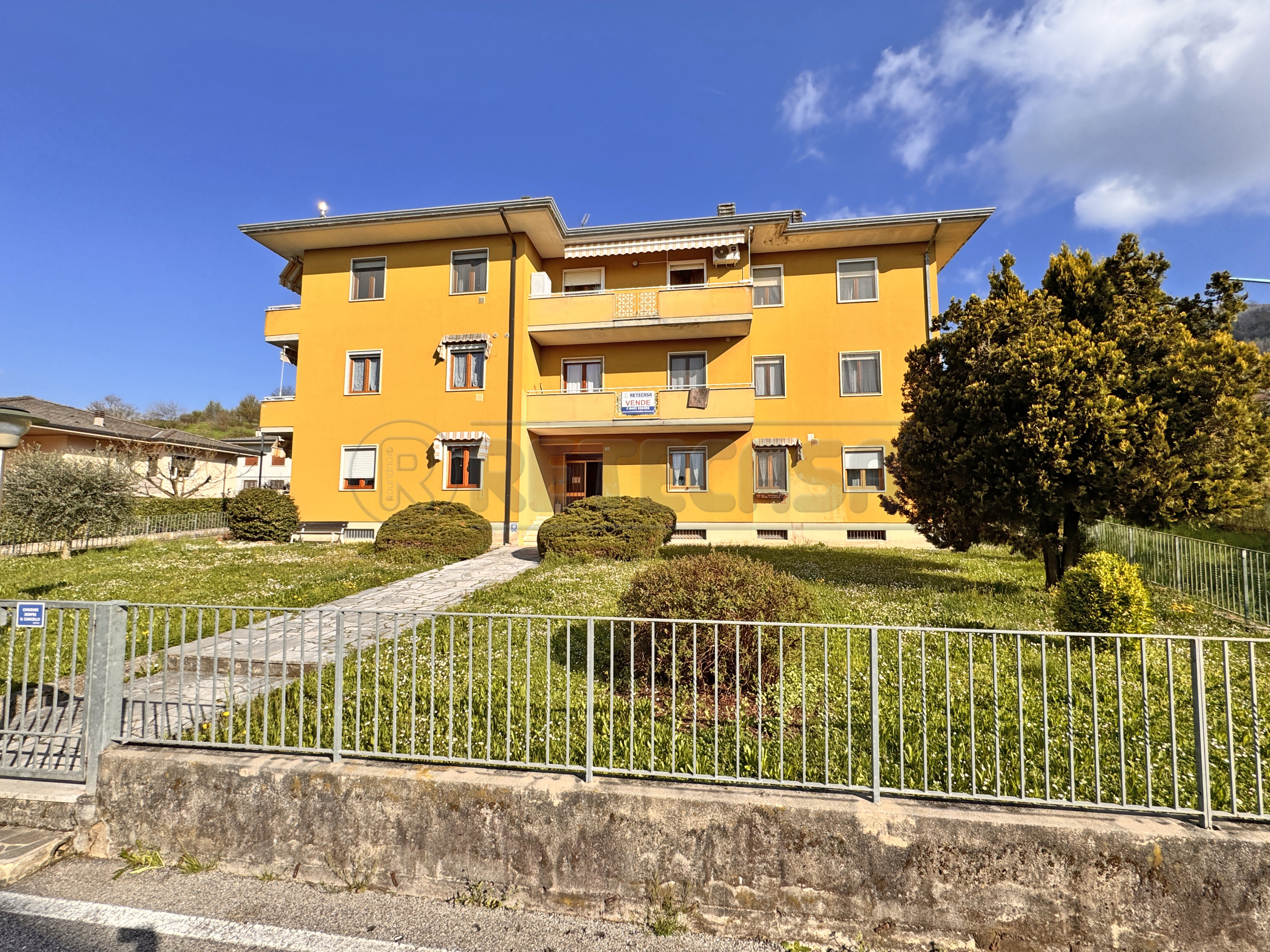 Appartamento con terrazzi in via 4 novembre 38, Cornedo Vicentino