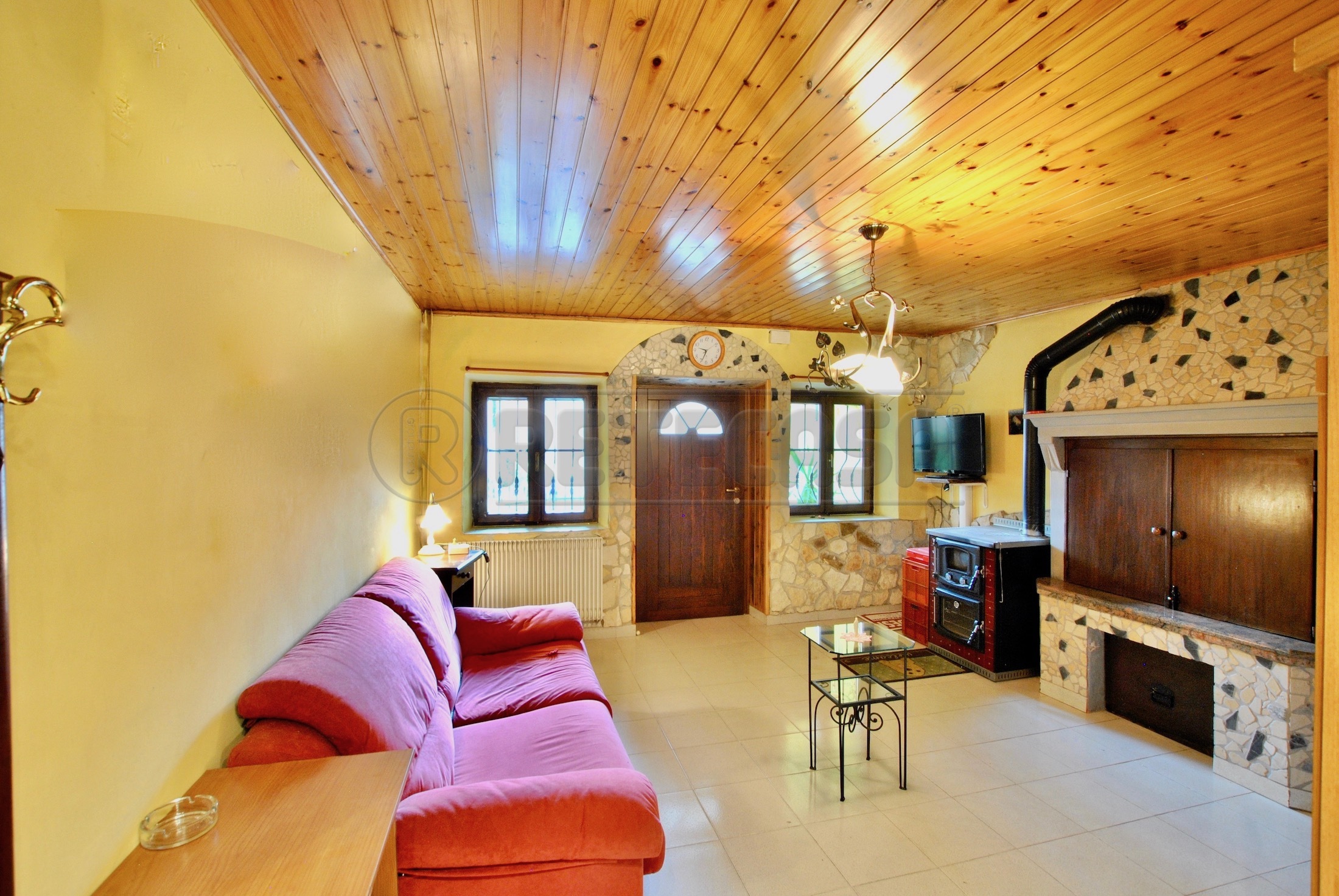 Casa indipendente con terrazzi in via capitello 47, Brogliano