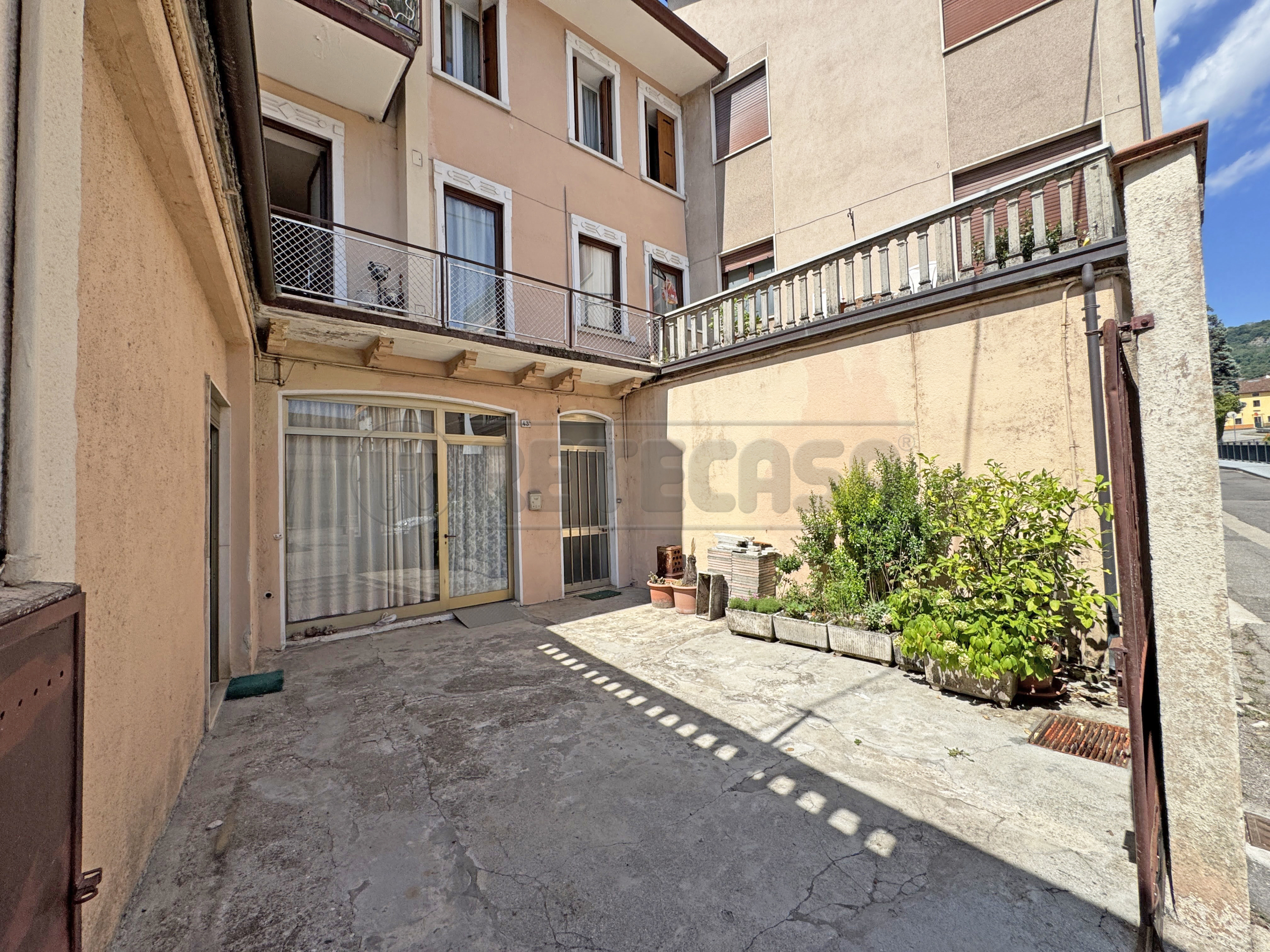 Appartamento con giardino in via santissima trinit 41, Valdagno