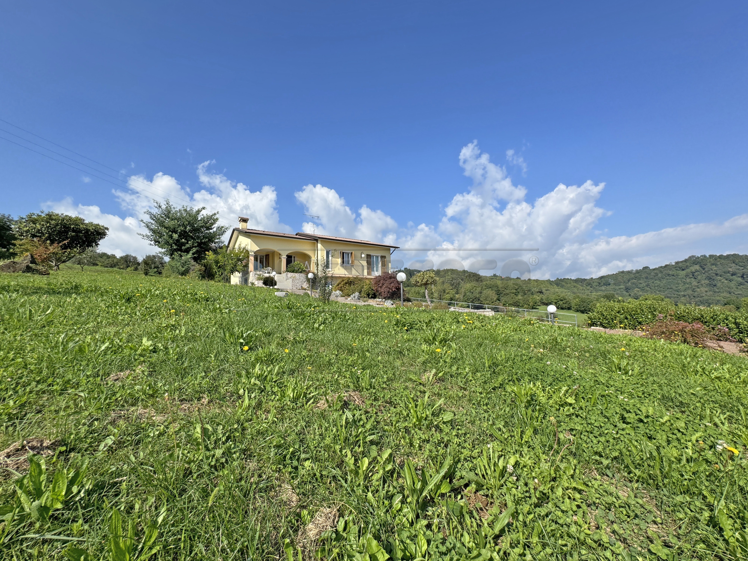 Casa indipendente con giardino in via monte 4, Brogliano