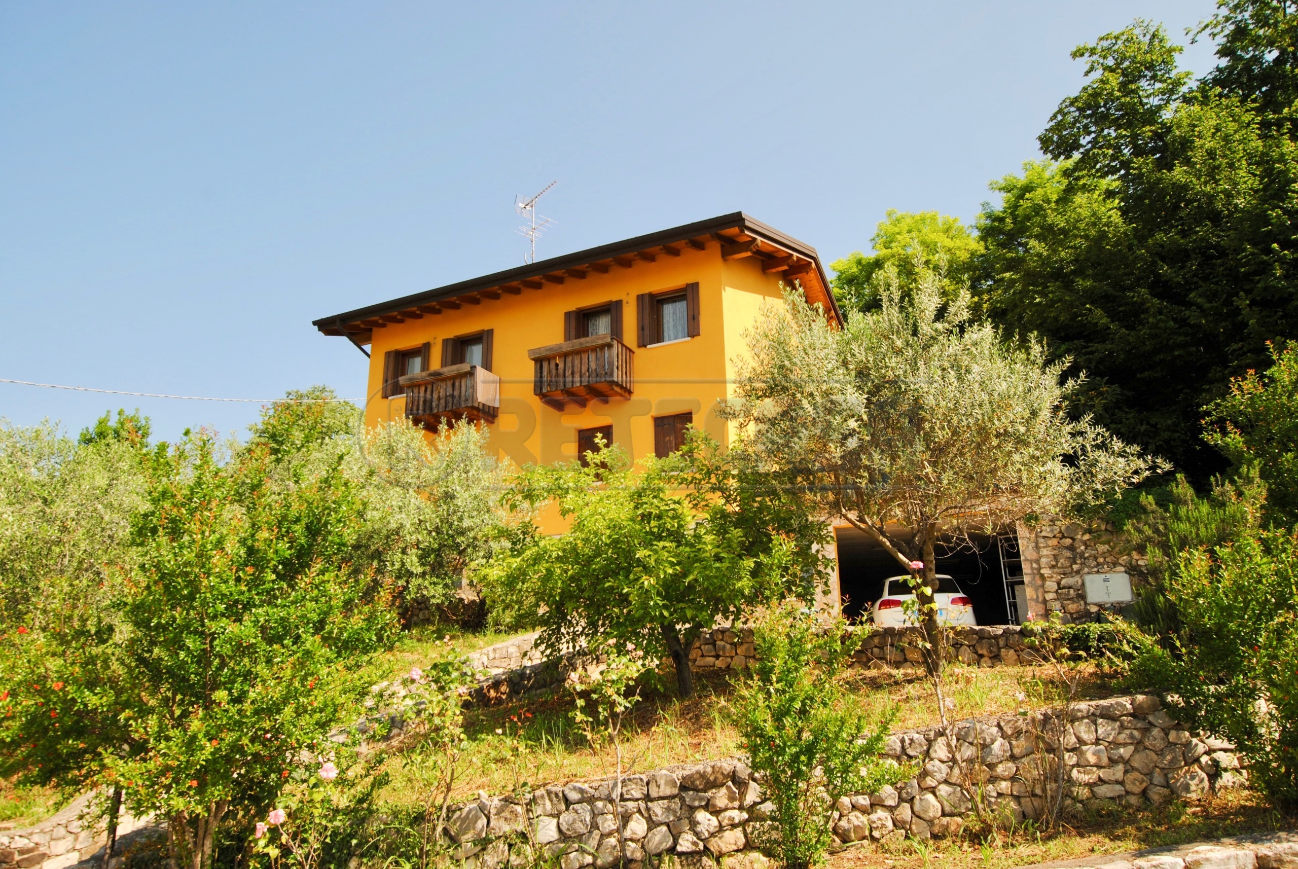 Casa indipendente con giardino in via colombo 17/b, Cornedo Vicentino