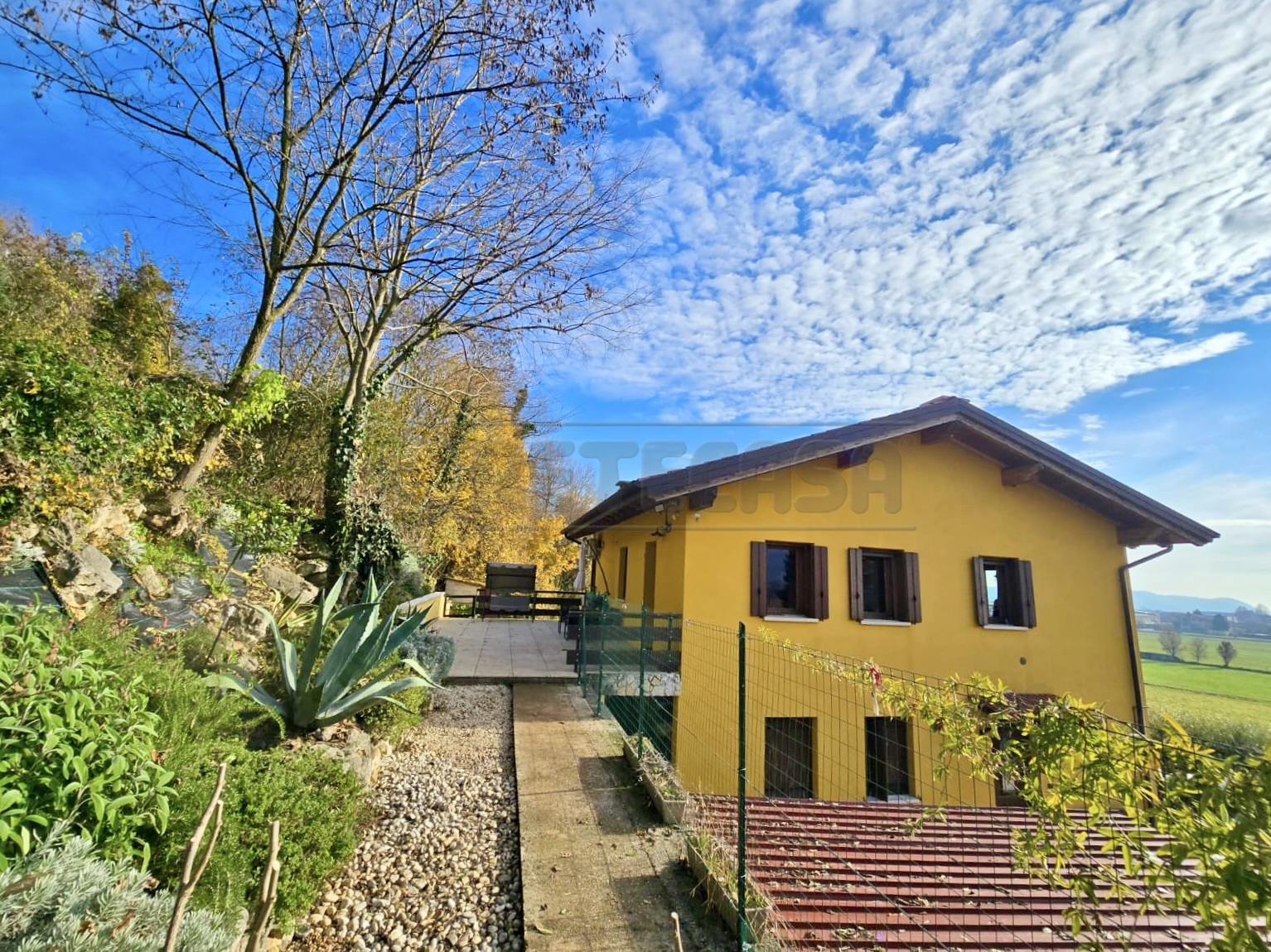 Casa indipendente con giardino in via colombo 17/b, Cornedo Vicentino