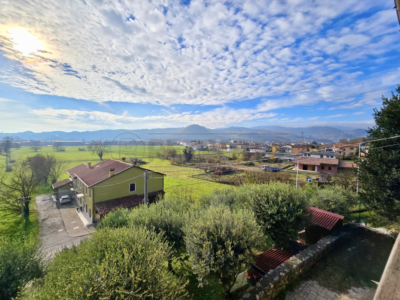 Casa indipendente con giardino in via colombo 17/b, Cornedo Vicentino