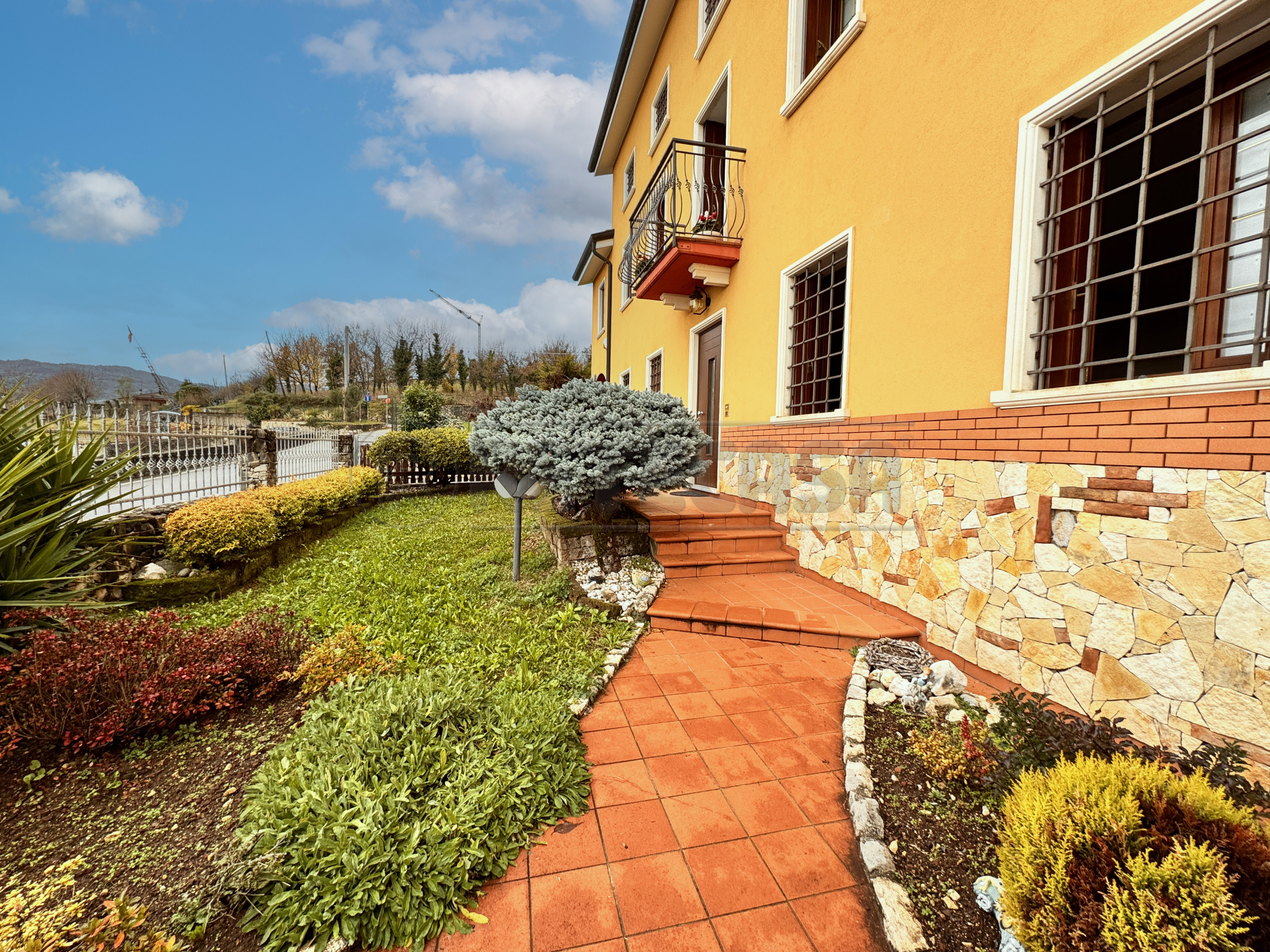 Casa indipendente con giardino in via grumo 19, Cornedo Vicentino