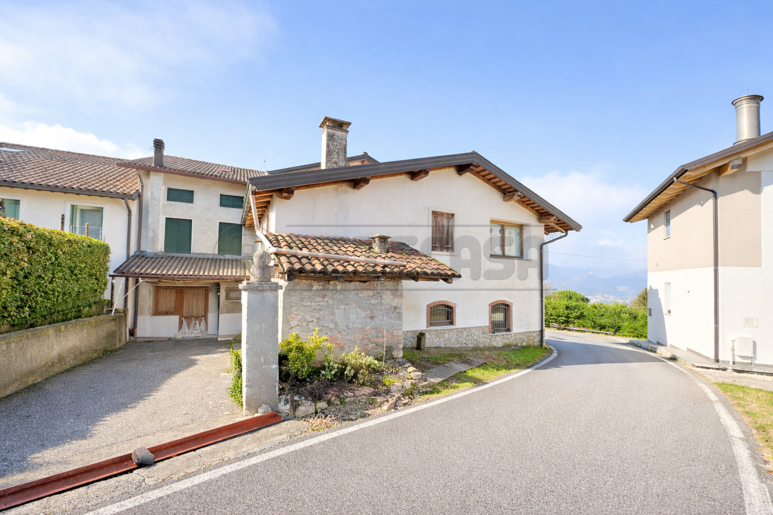 Casa indipendente con terrazzo in via dottor domenico dal lago 9, Valdagno