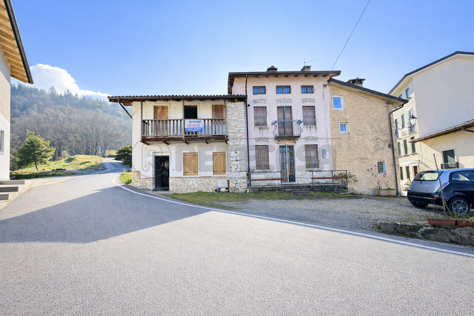 Casa indipendente con terrazzo in via dottor domenico dal lago 9, Valdagno