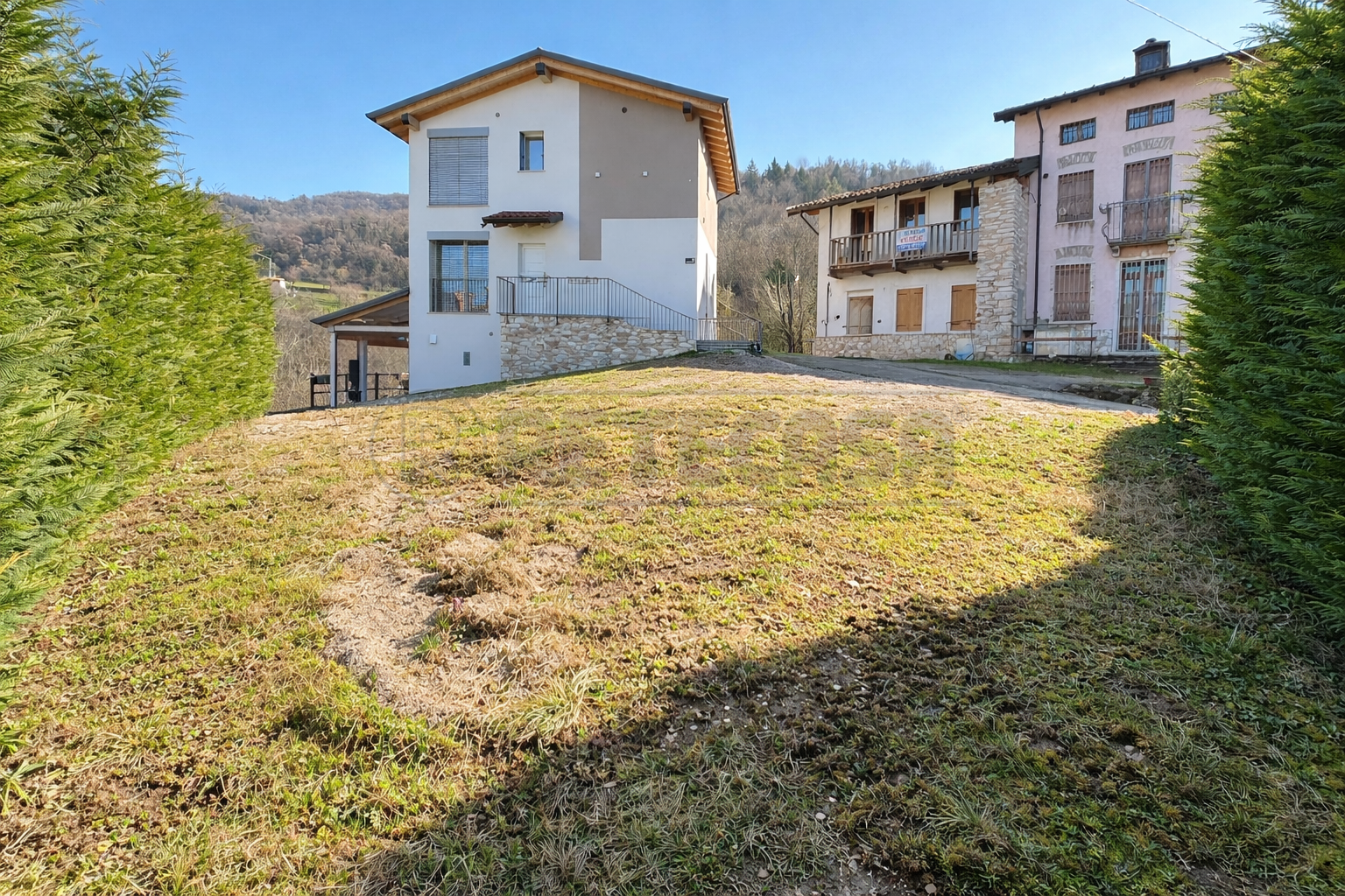 Casa indipendente con terrazzo in via dottor domenico dal lago 9, Valdagno