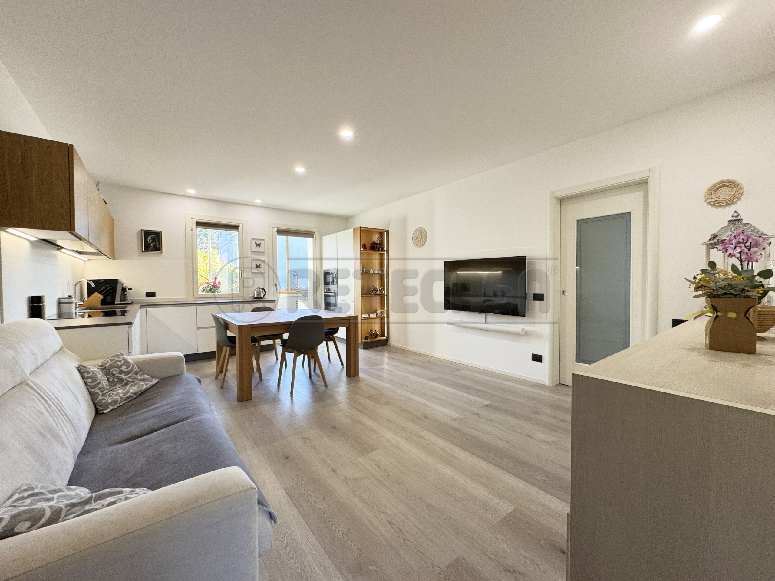 Appartamento con terrazzi in via rasia dal polo 21, Cornedo Vicentino