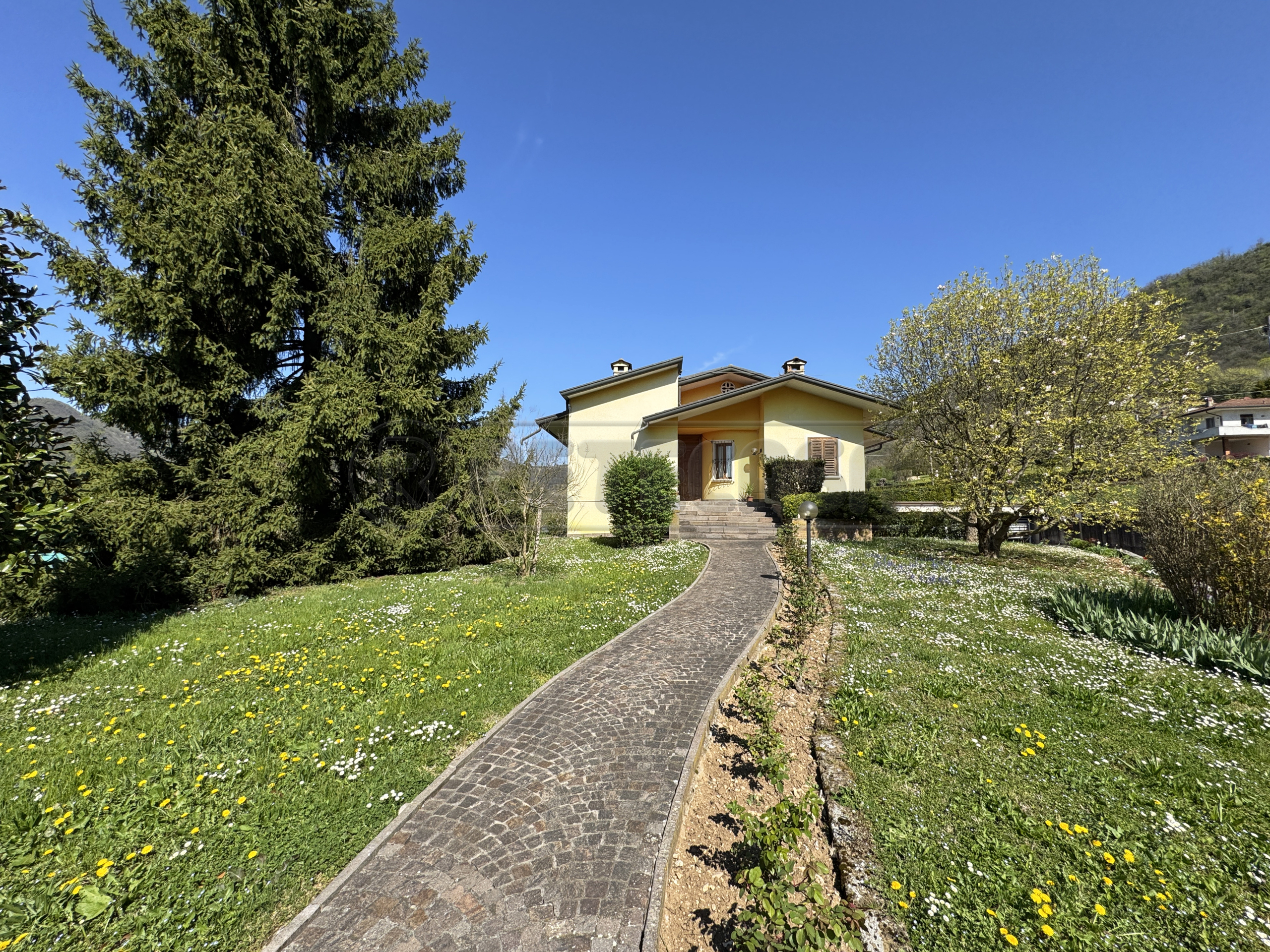Casa indipendente con giardino in contrada valdicase 12, Castelgomberto