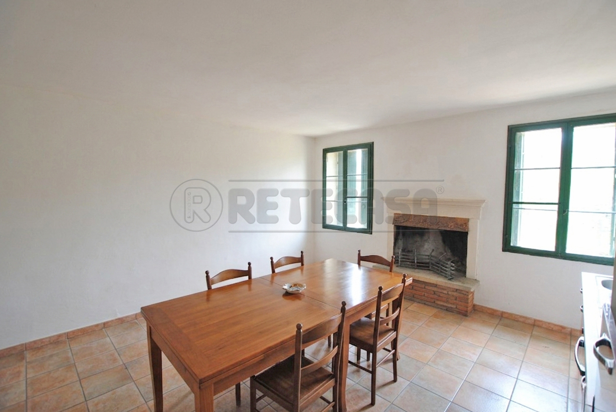 Rustico con giardino in via costa 17, Brogliano