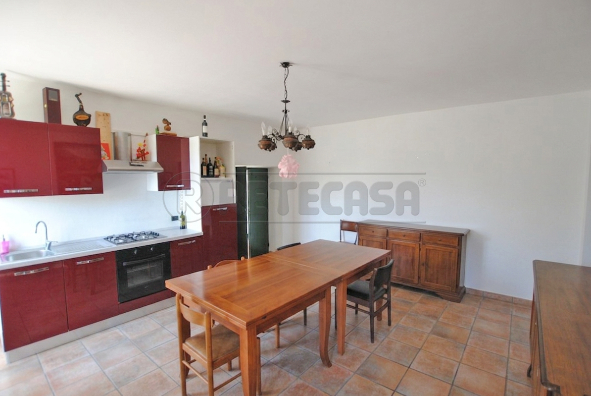 Rustico con giardino in via costa 17, Brogliano