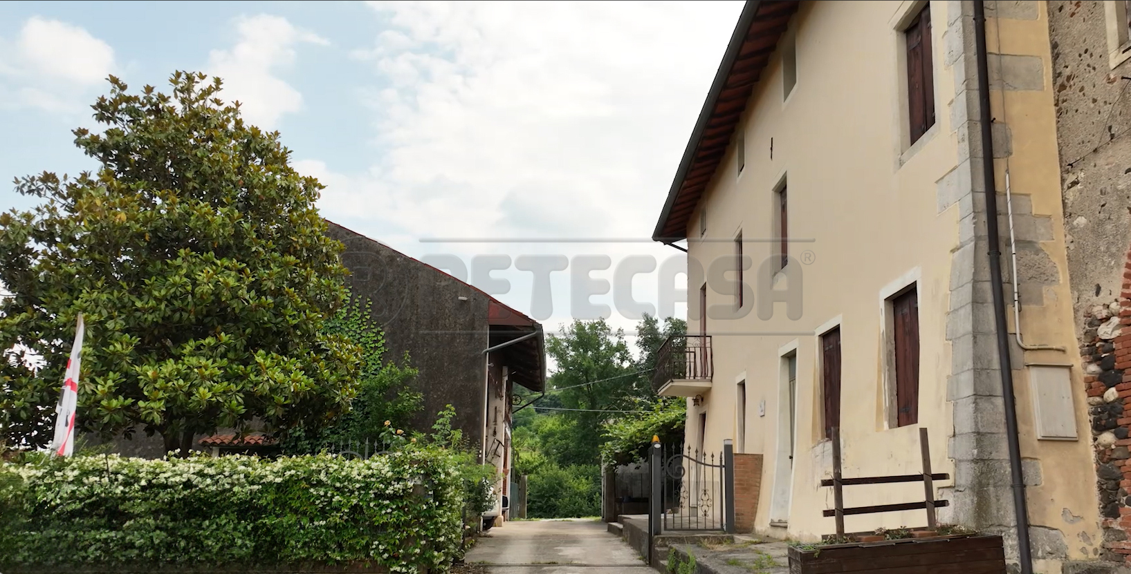 Casa indipendente con giardino in via costa 17, Brogliano