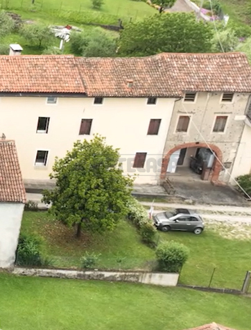 Casa indipendente con giardino in via costa 17, Brogliano