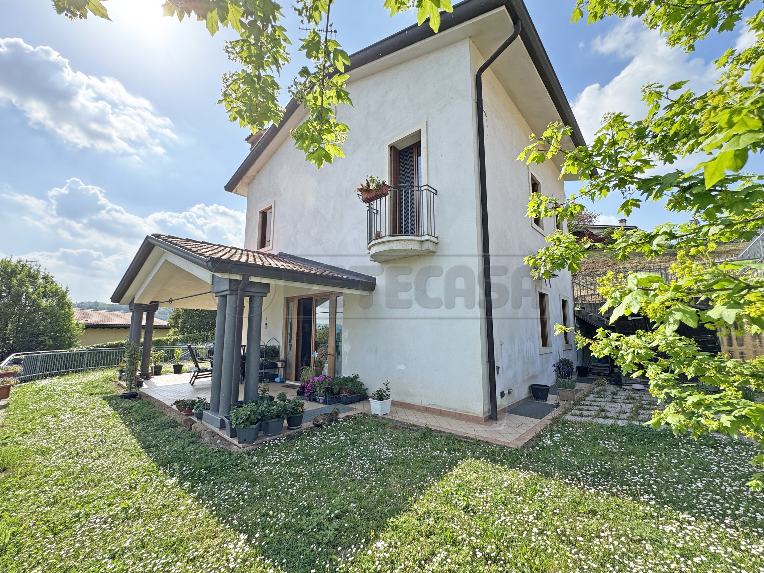 Villa con giardino in via pianacattiva di mezzo 41, Trissino