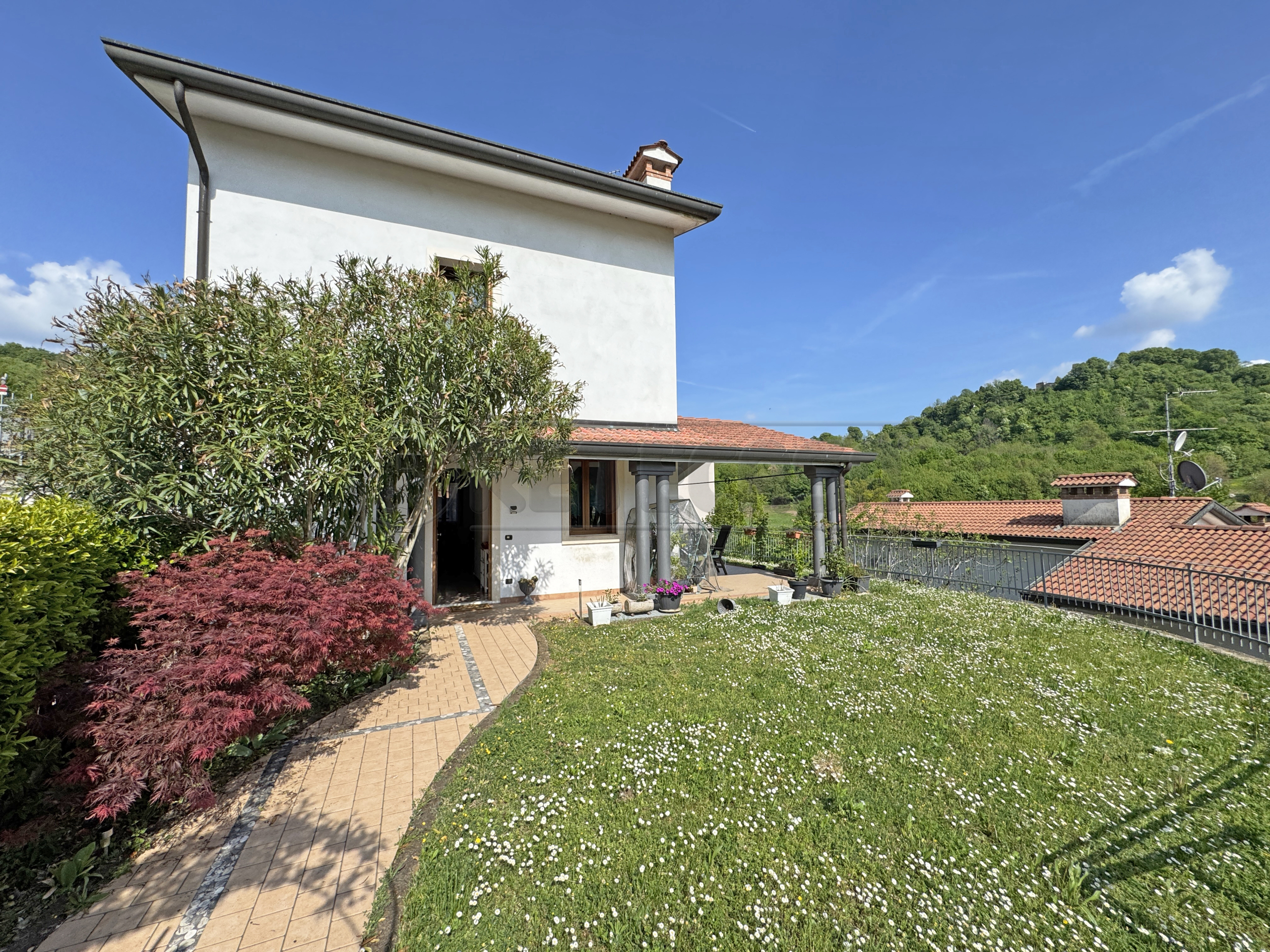 Villa con giardino in via pianacattiva di mezzo 41, Trissino