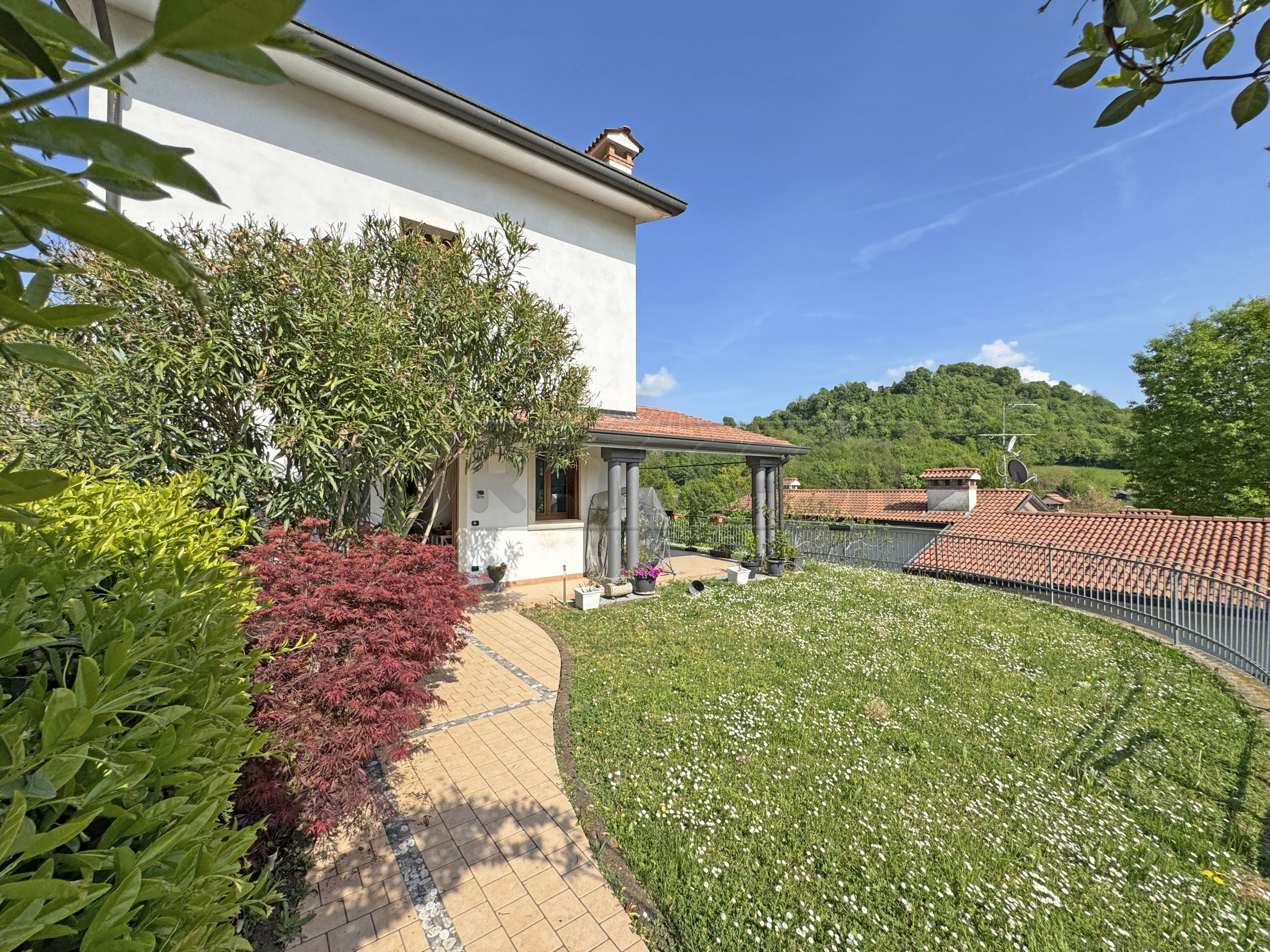 Villa con giardino in via pianacattiva di mezzo 41, Trissino