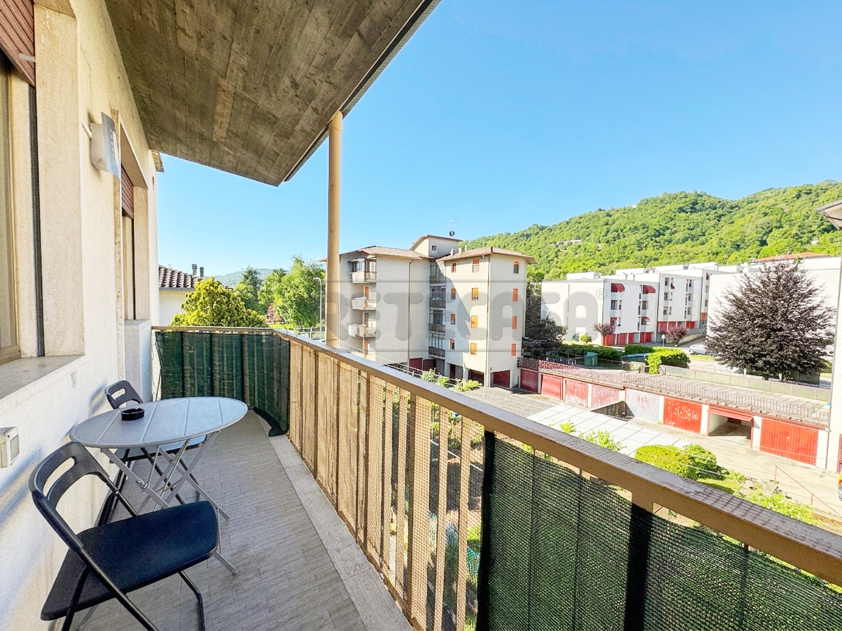 Quadrilocale con terrazzo in via zara 36, Valdagno