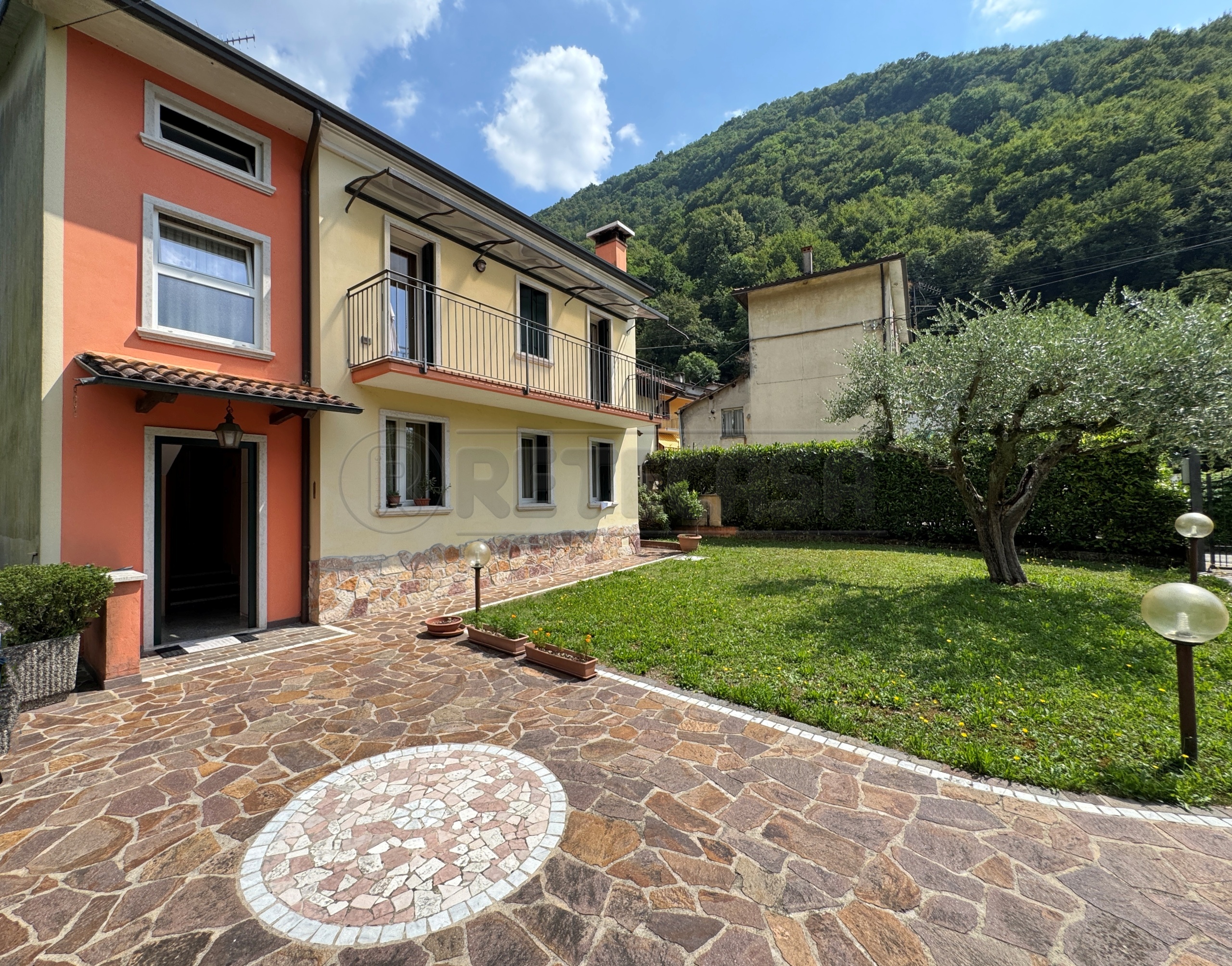 Casa indipendente con giardino in contrada zanchi di novale 2, Valdagno