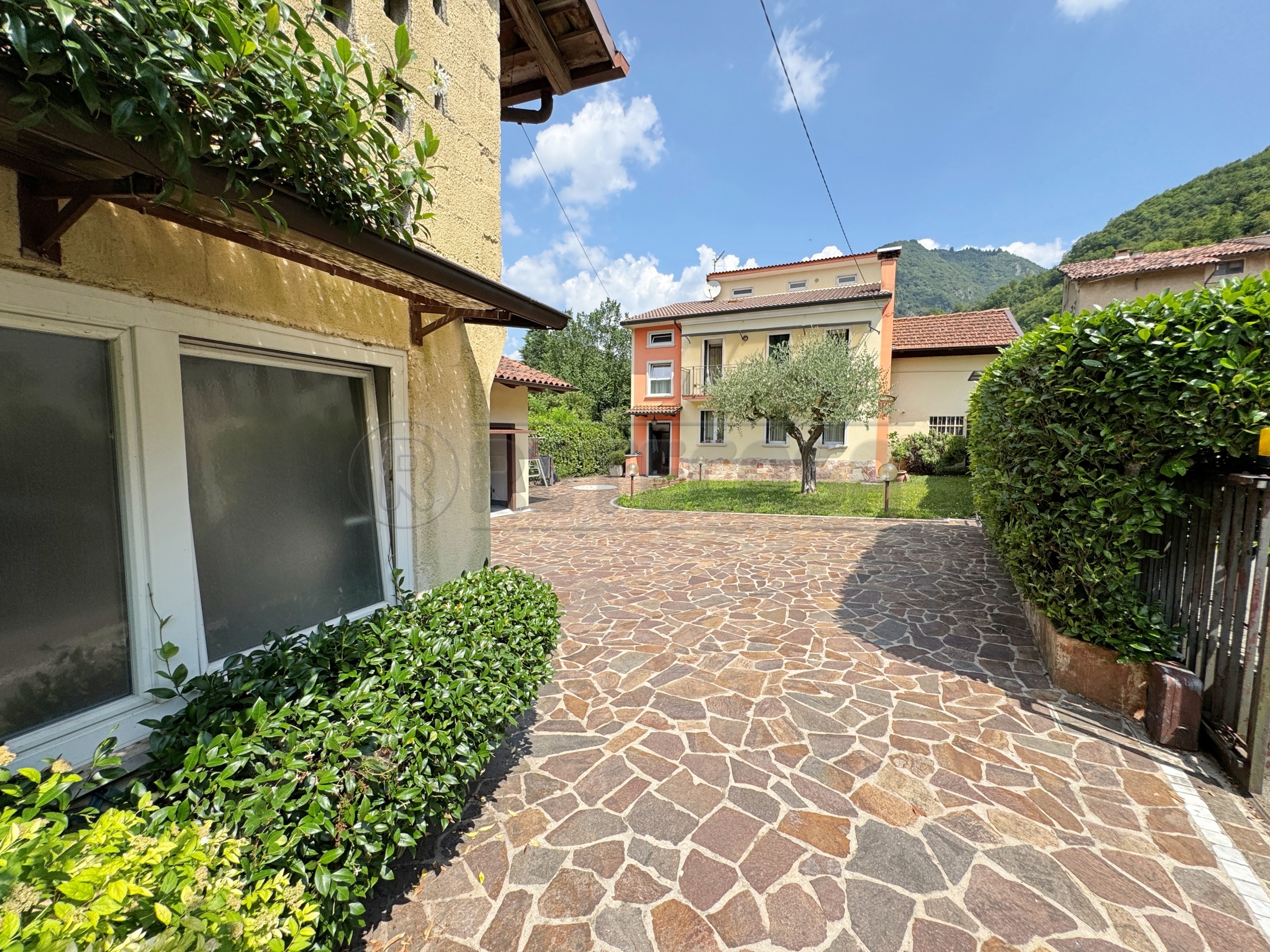 Casa indipendente con giardino in contrada zanchi di novale 2, Valdagno