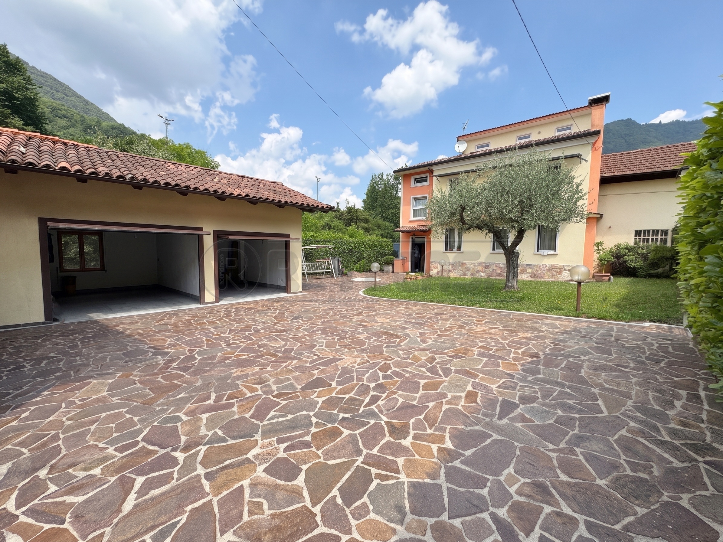 Casa indipendente con giardino in contrada zanchi di novale 2, Valdagno