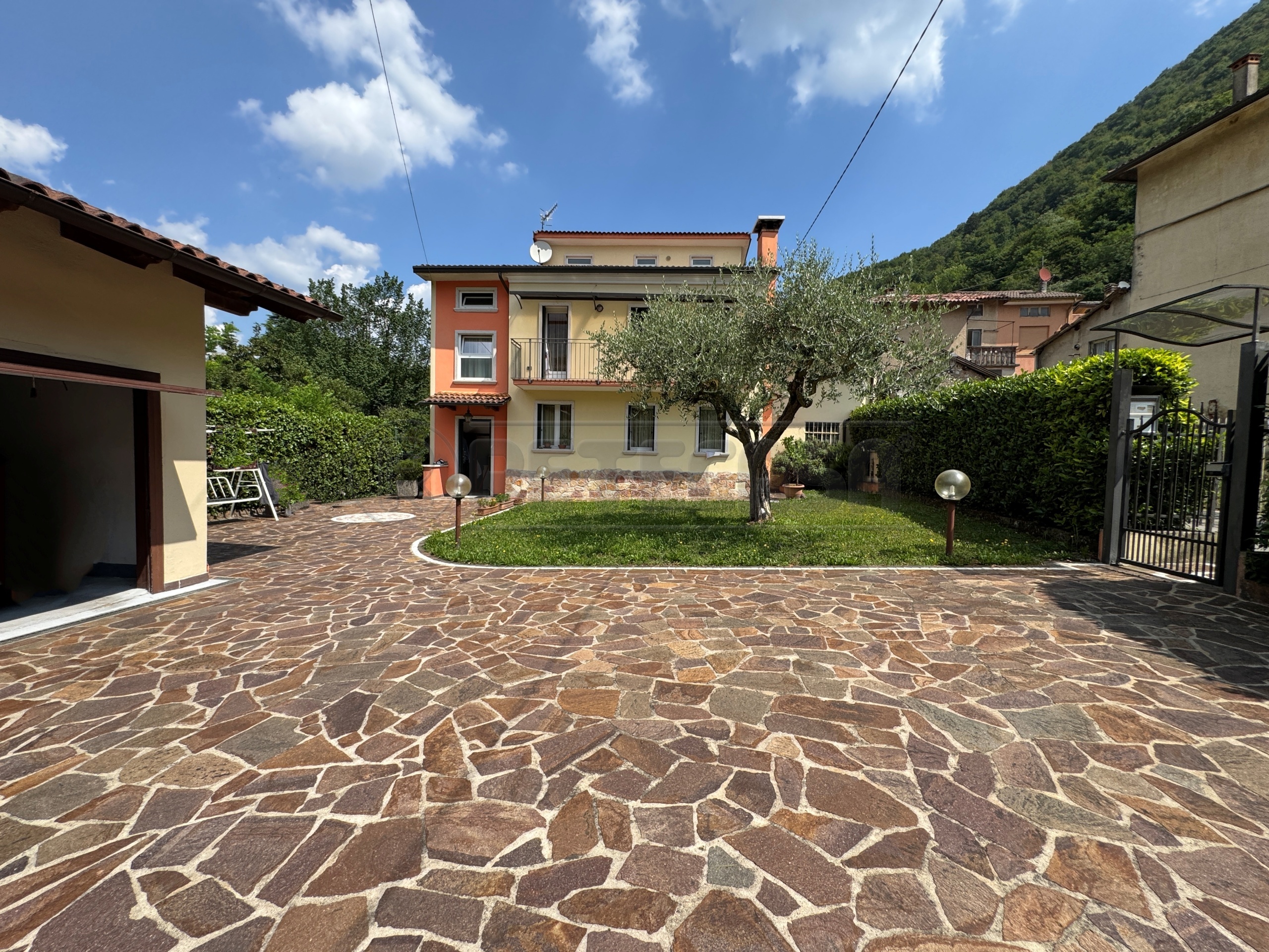 Casa indipendente con giardino in contrada zanchi di novale 2, Valdagno