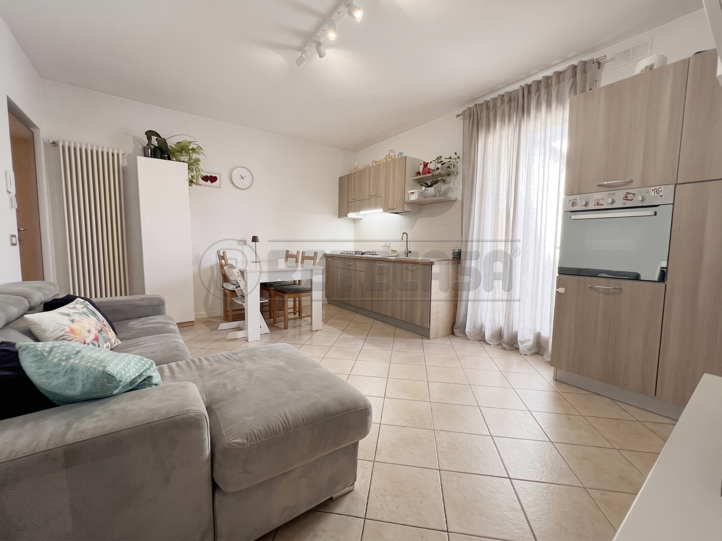 Quadrilocale con giardino in via capovilla 22, Castelgomberto