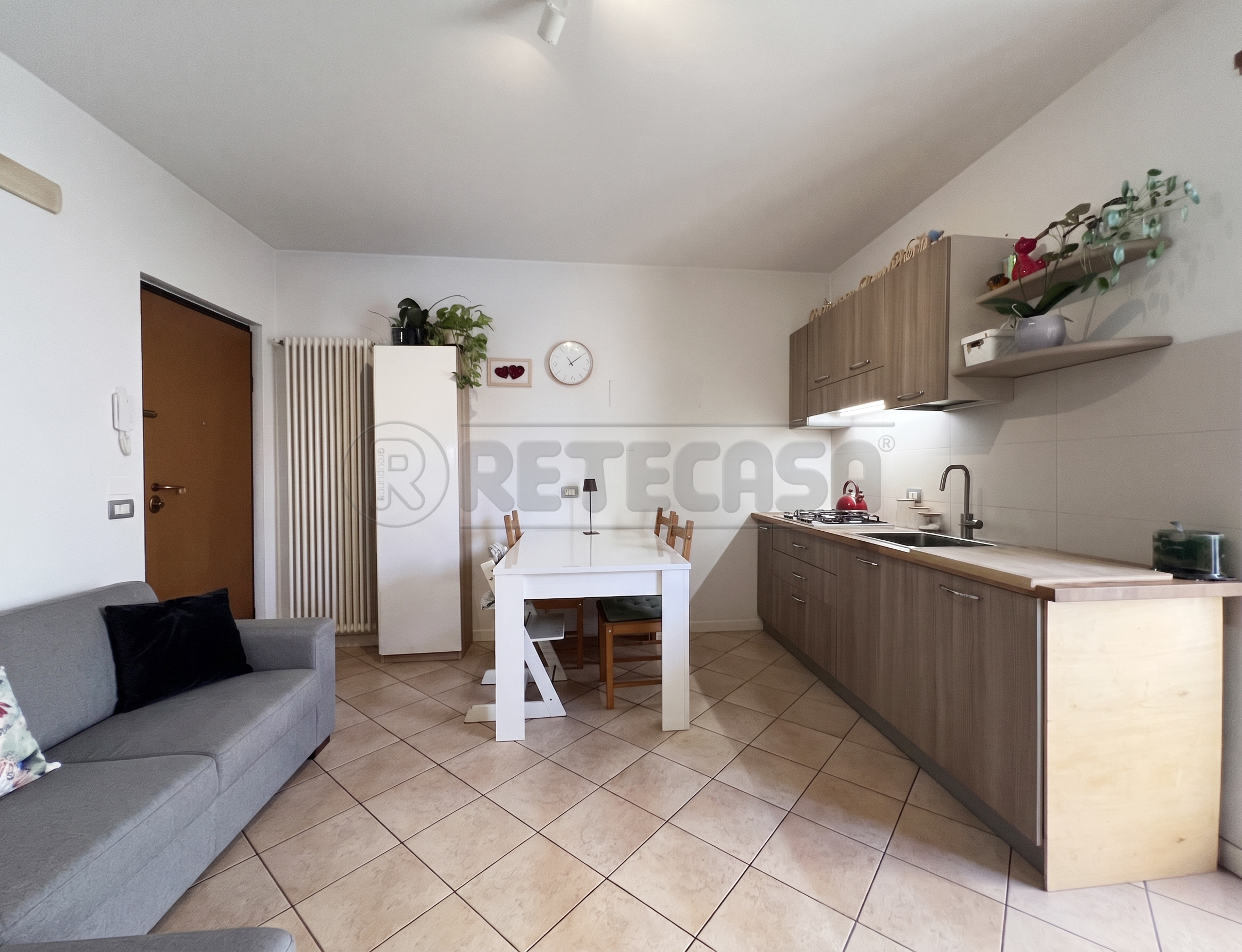 Quadrilocale con giardino in via capovilla 22, Castelgomberto
