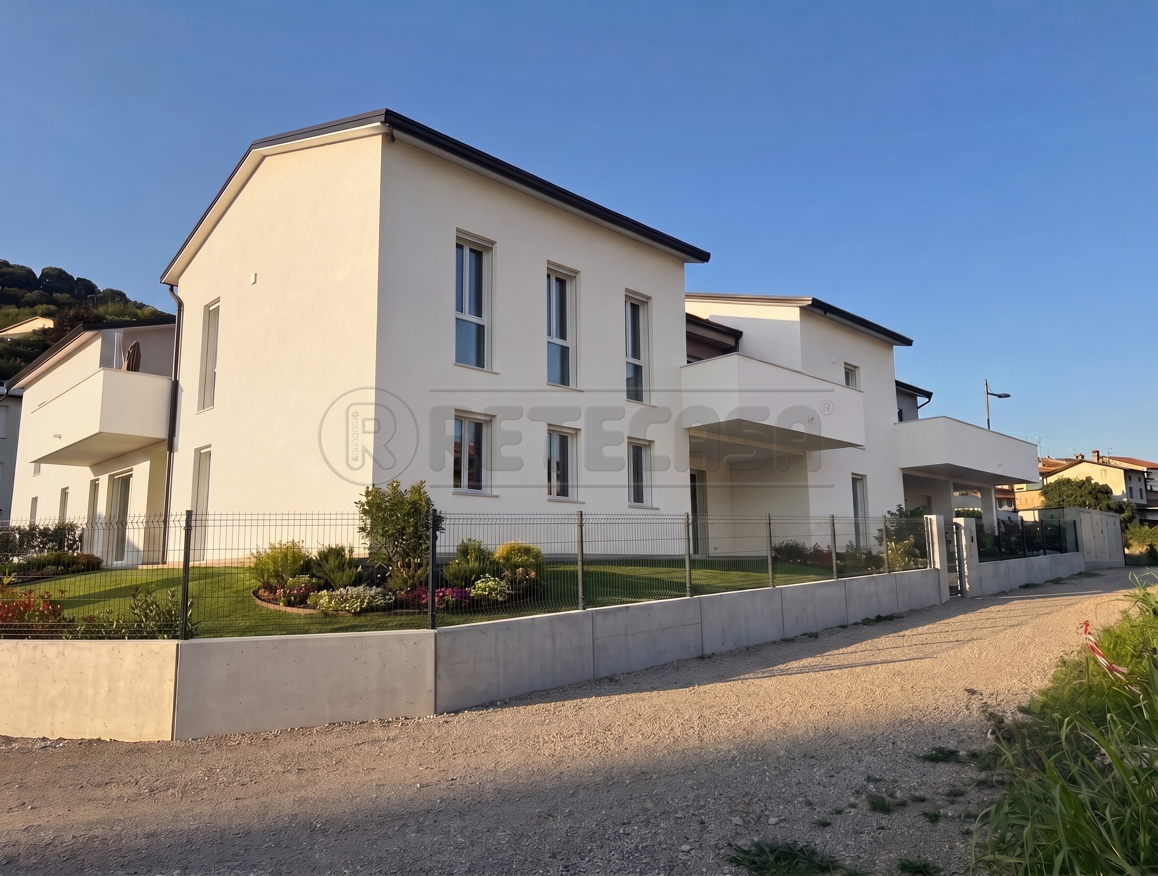 Appartamento con giardino in via degli alpini 1, Castelgomberto