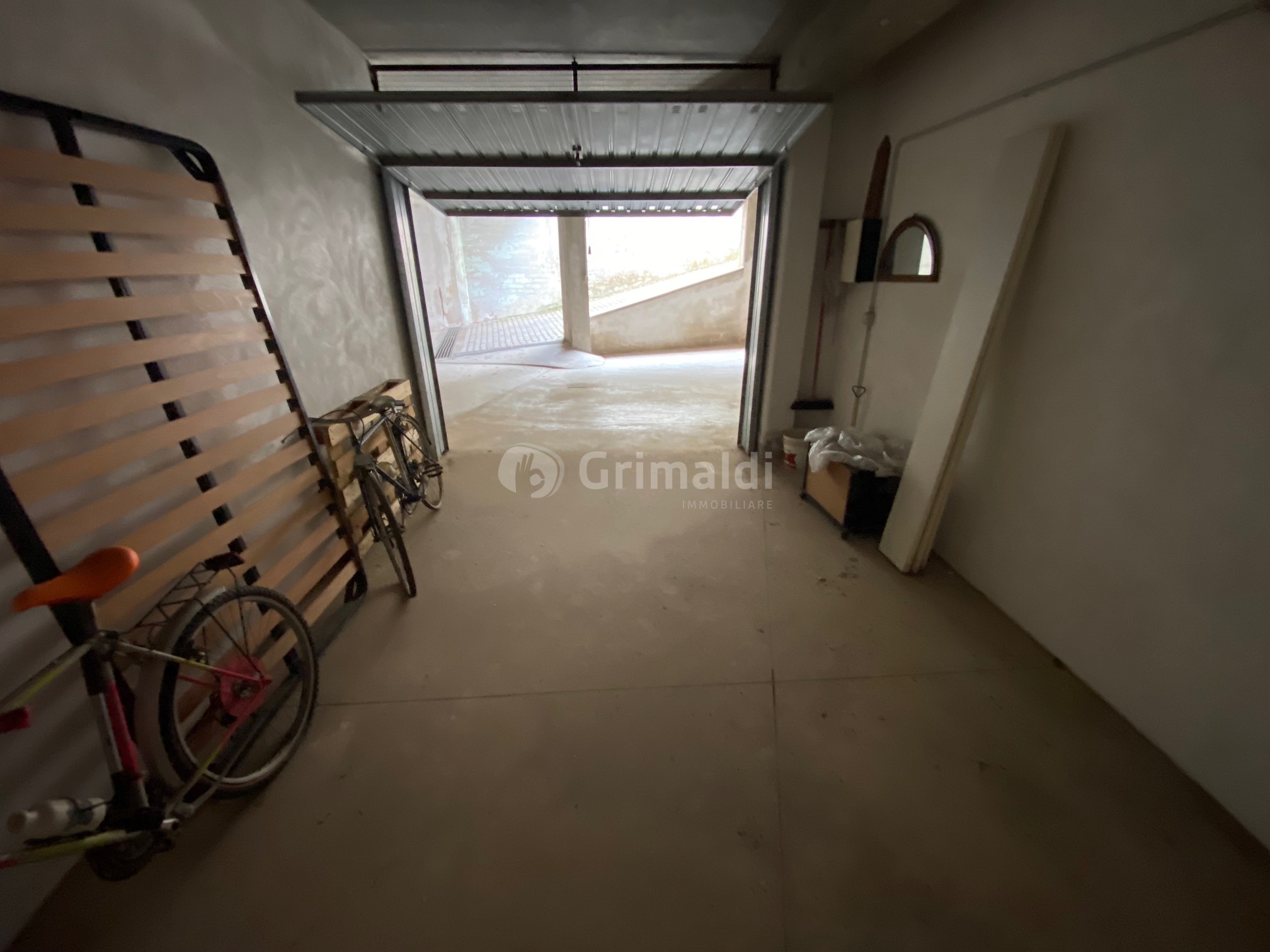 Box/Garage 17mq con box in via romana, Nettuno