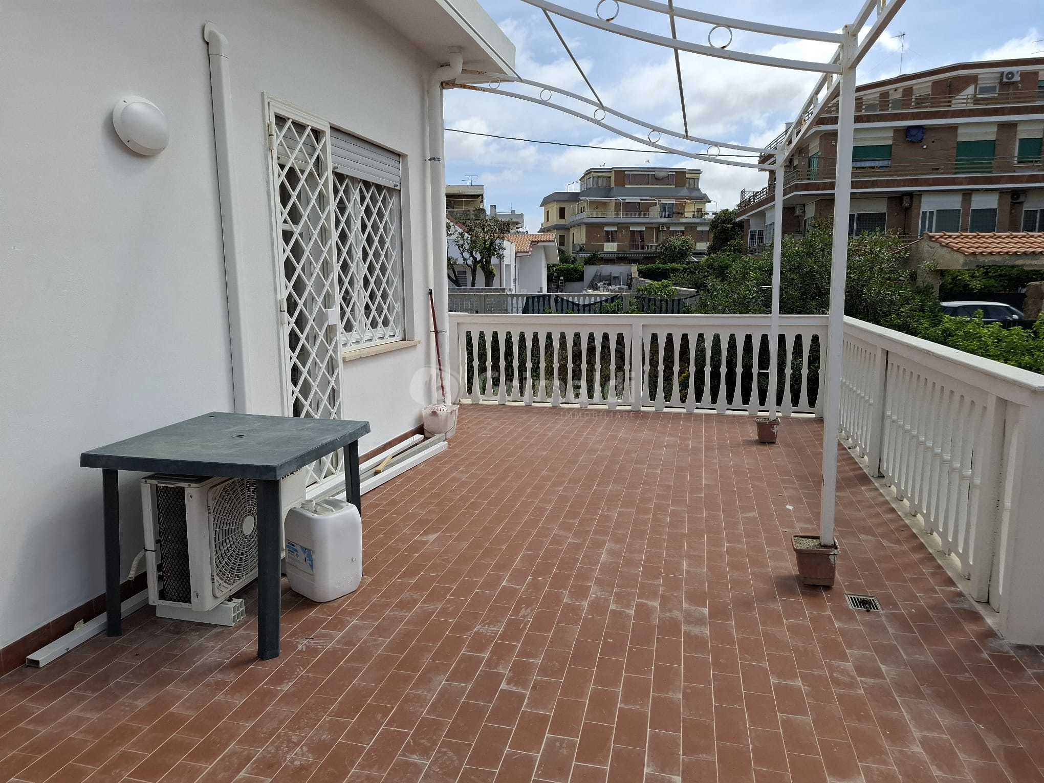 Attico vista mare in lungomare enea 140, Anzio