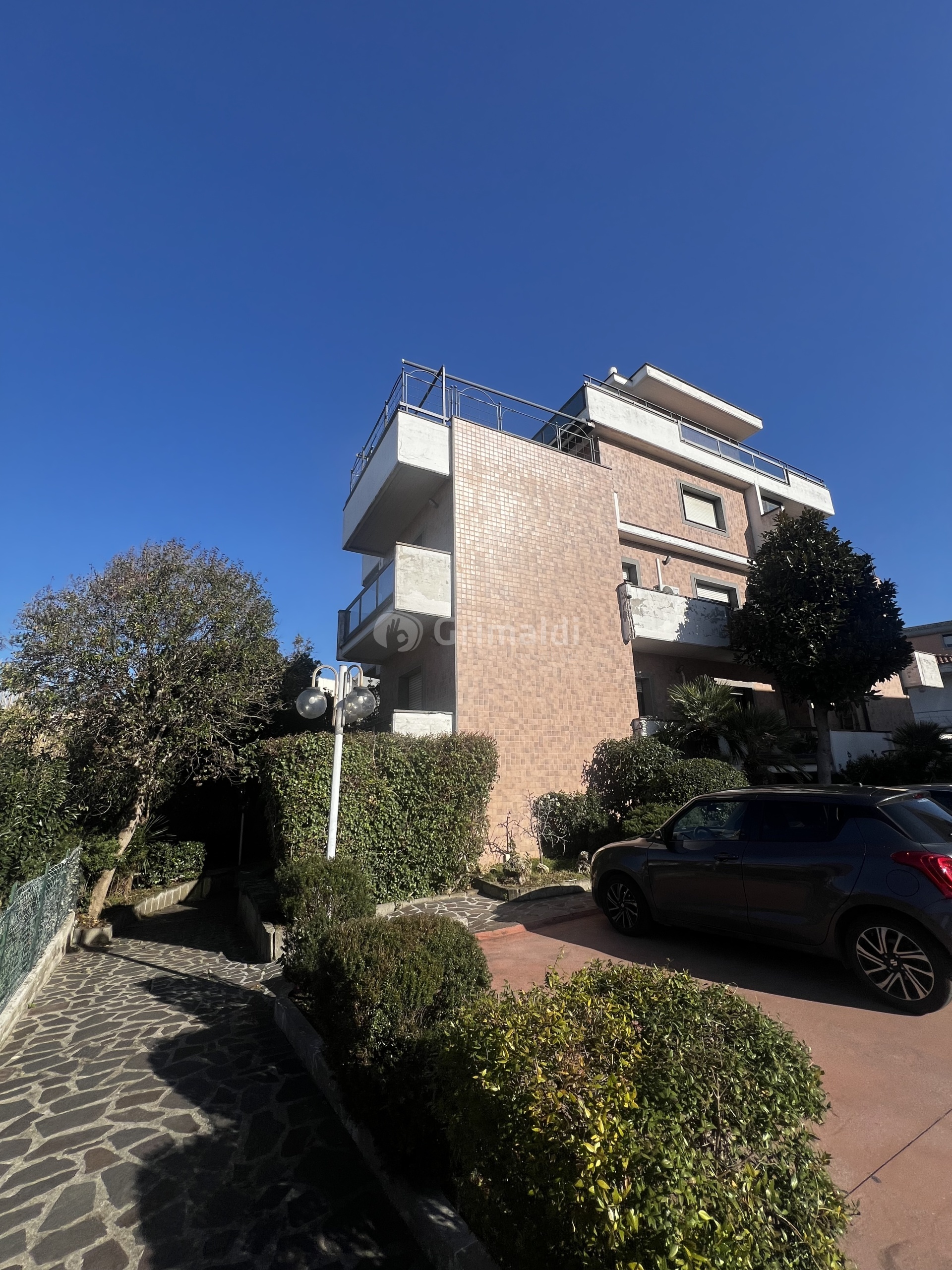 Trilocale in vendita in via ponserico 3, Nettuno