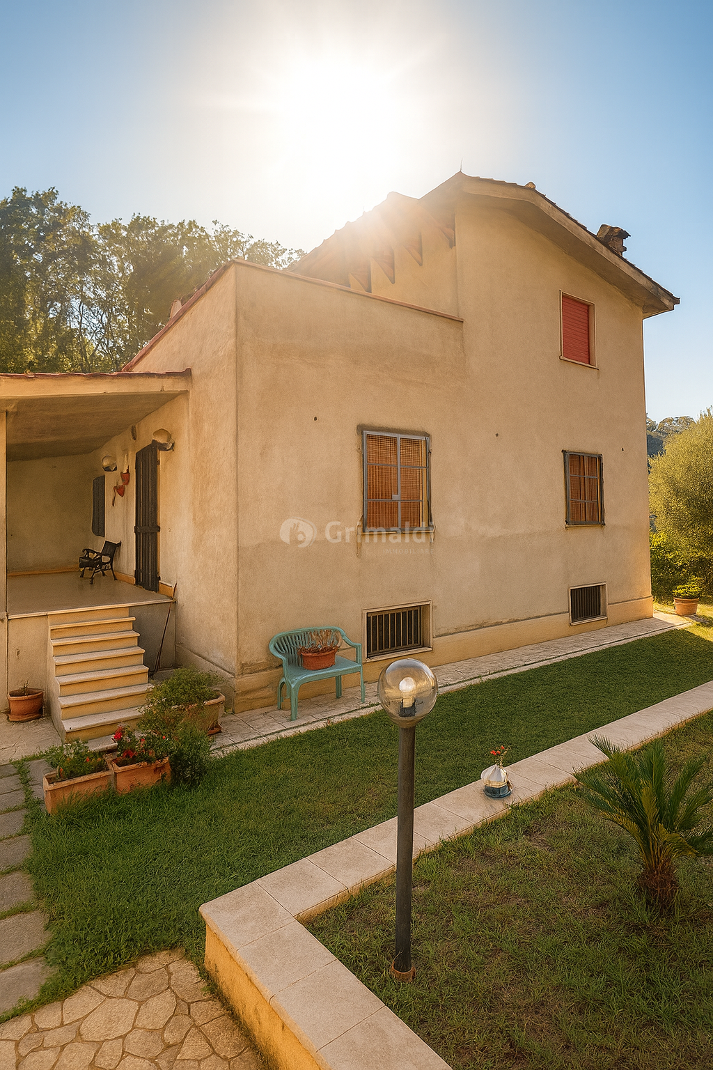 Casa indipendente con giardino in via dei cigni 80, Aprilia