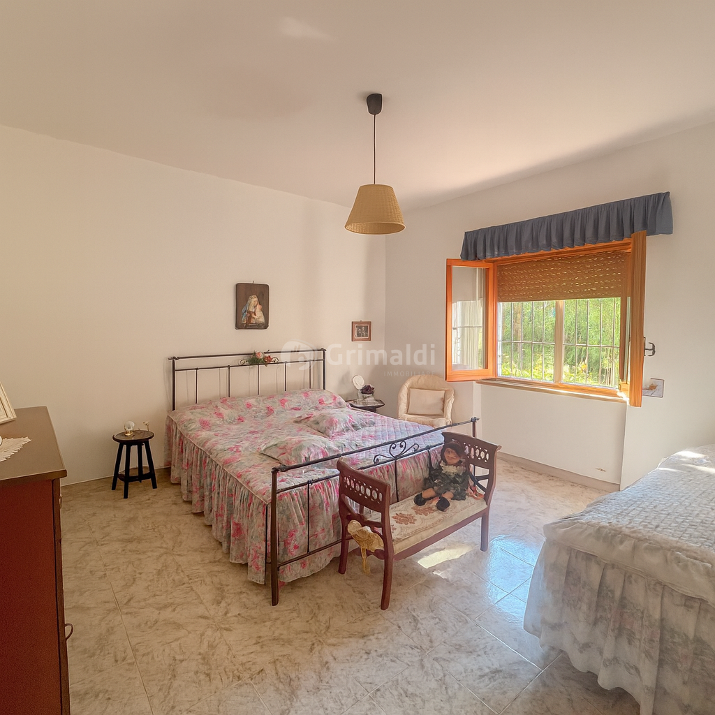 Casa indipendente con giardino in via dei cigni 80, Aprilia