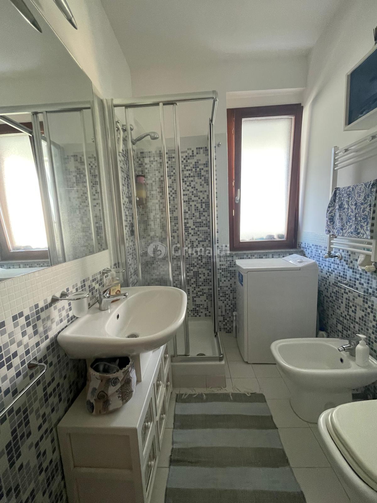 Bilocale con terrazzo in via derna 5, Anzio