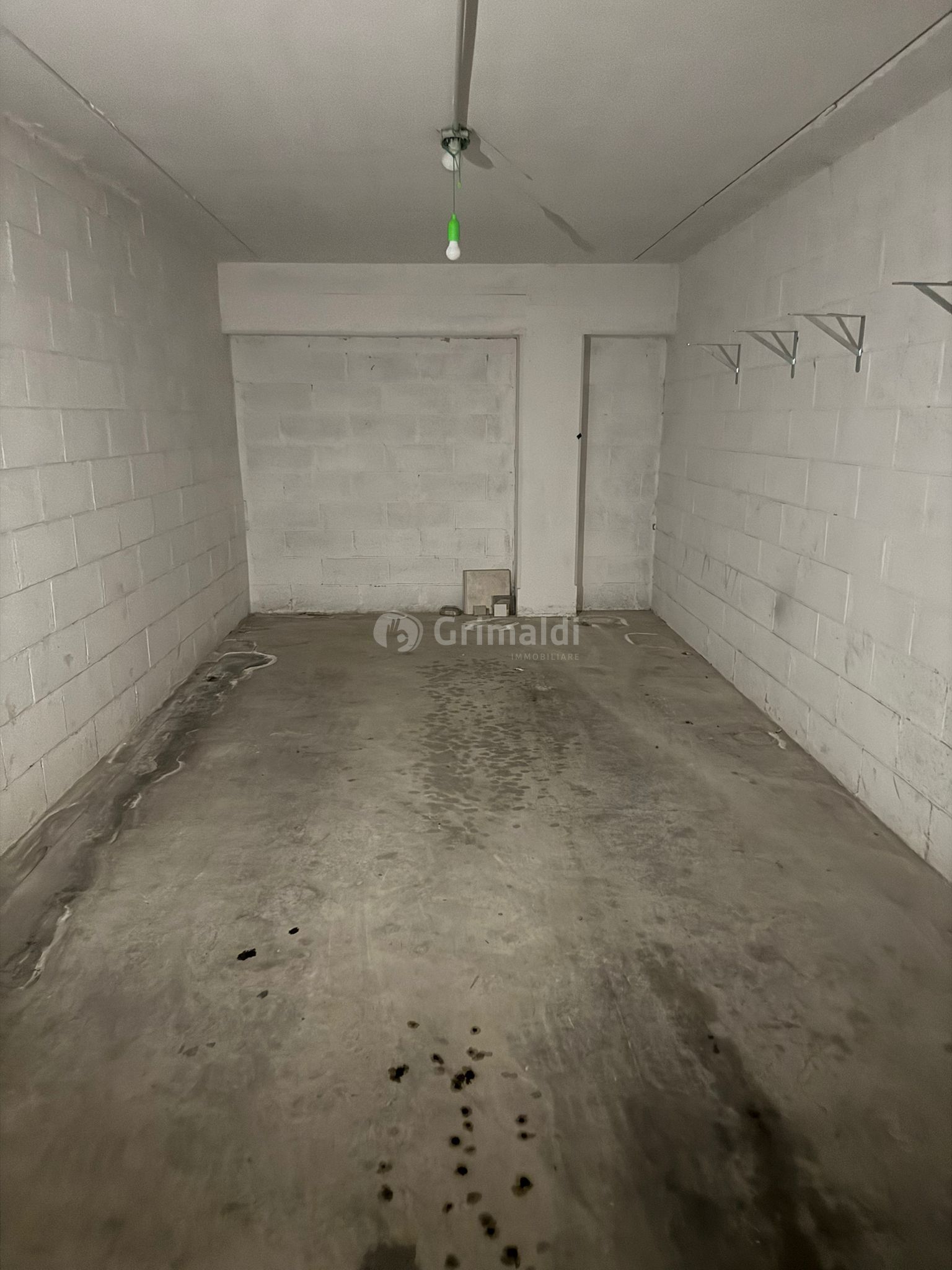 Posto auto coperto con box in via santa maria 97, Nettuno