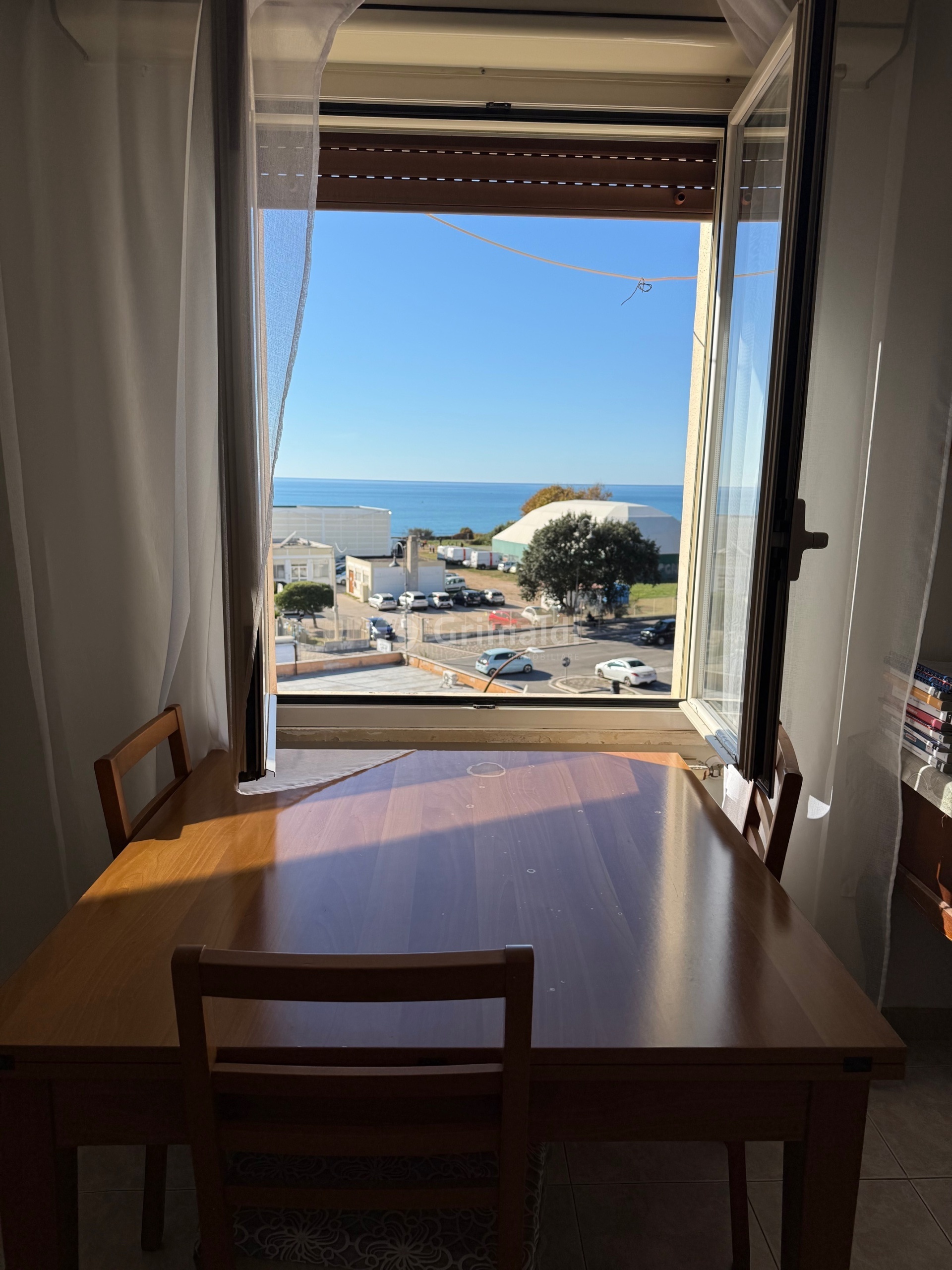 Trilocale vista mare in via cristoforo colombo 86, Anzio
