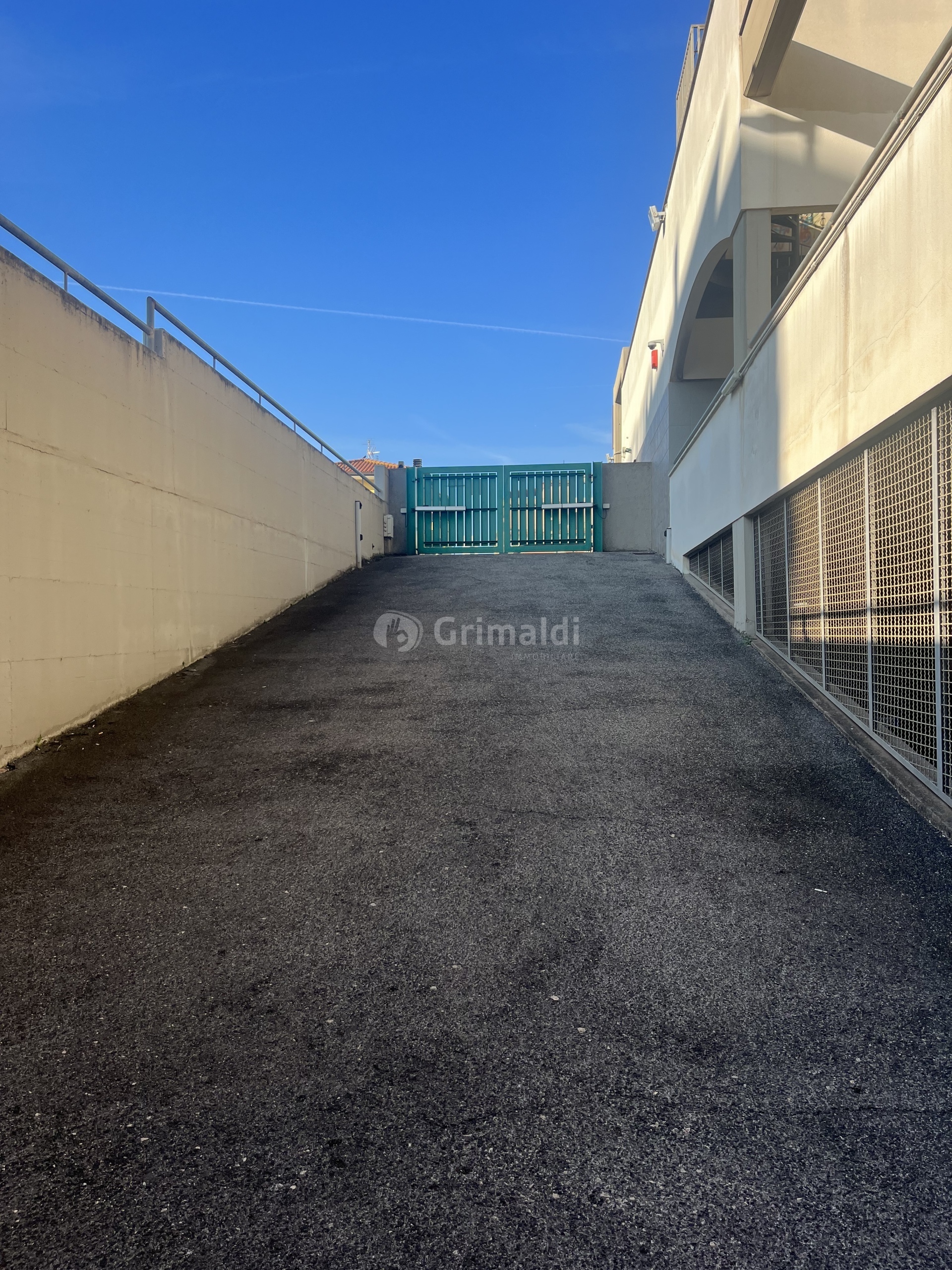 Posto auto coperto in affitto in via trieste, Nettuno