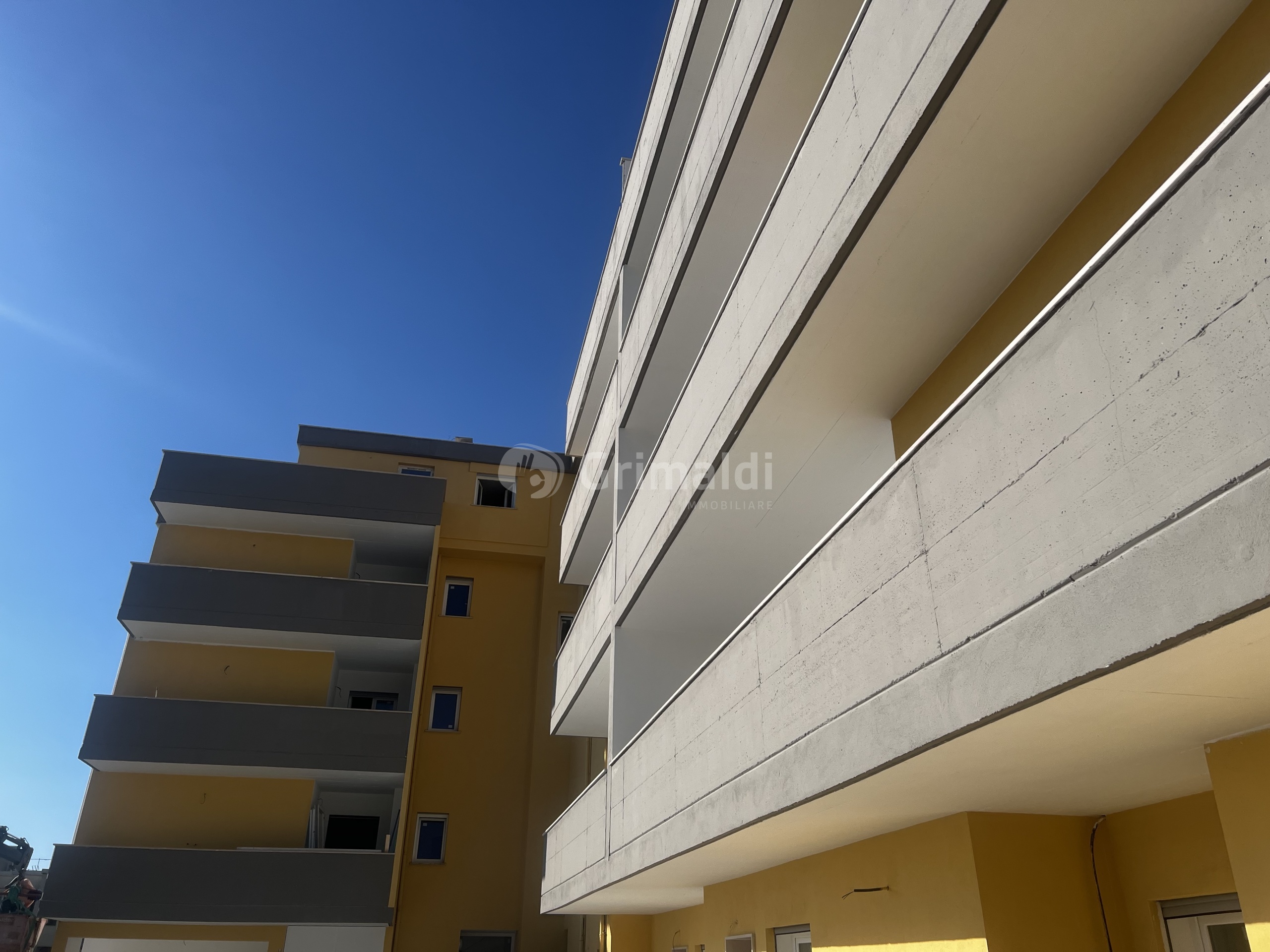 Trilocale con terrazzo in via pietro nenni 8b, Nettuno