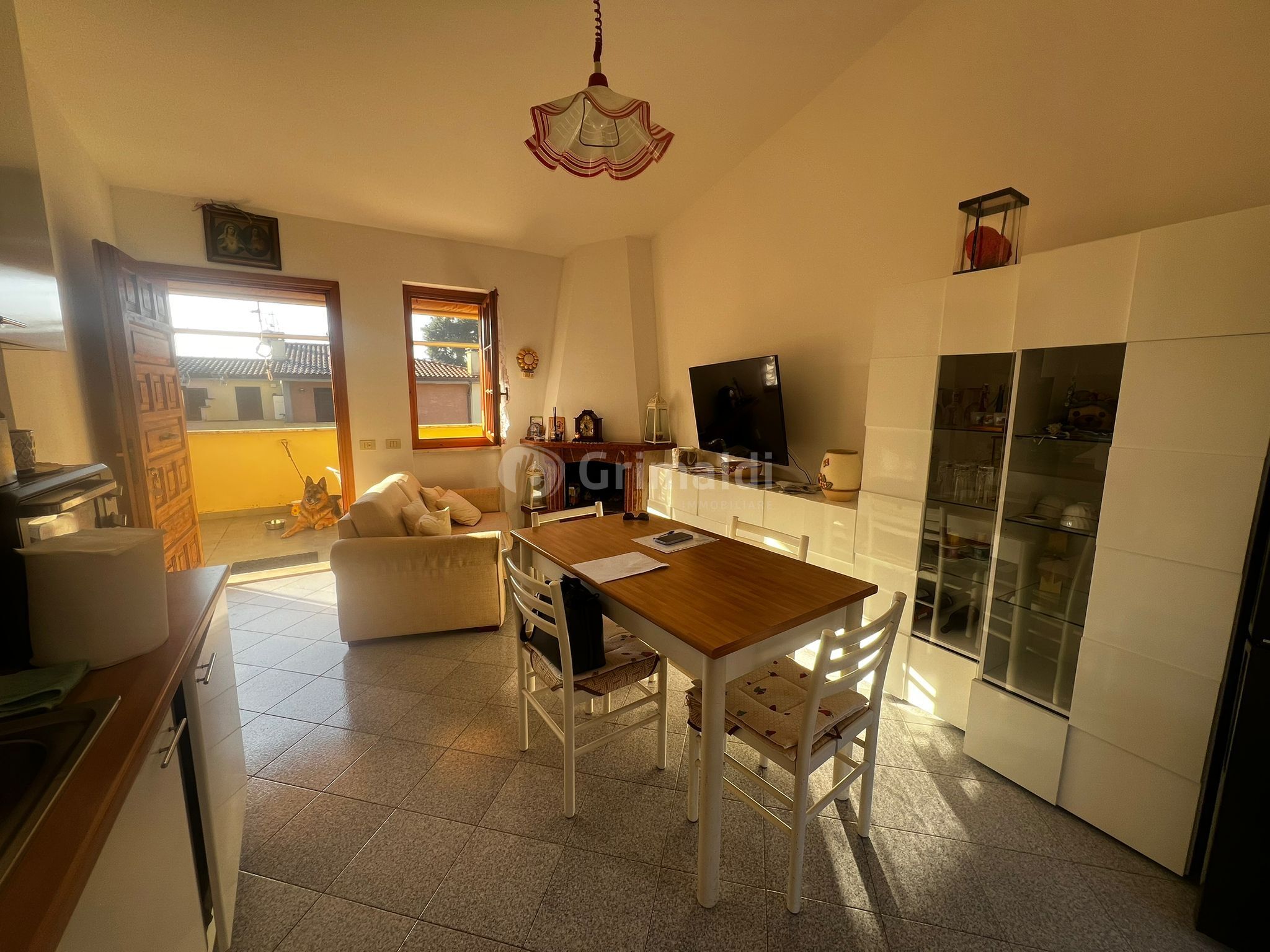 Trilocale con terrazzo in via dei faggi 52, Nettuno