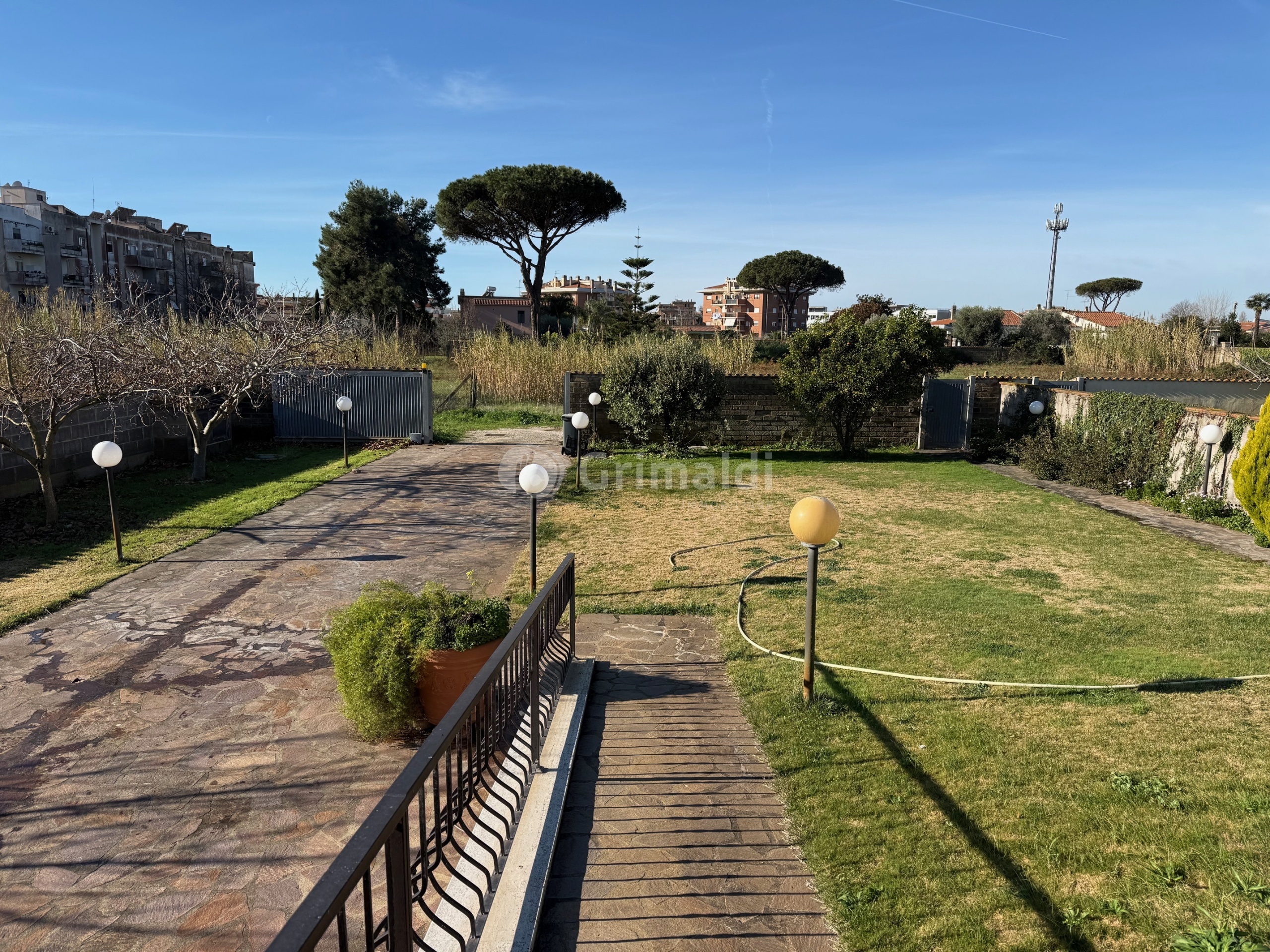 Casa indipendente con box doppio in via tagliamento 18, Nettuno