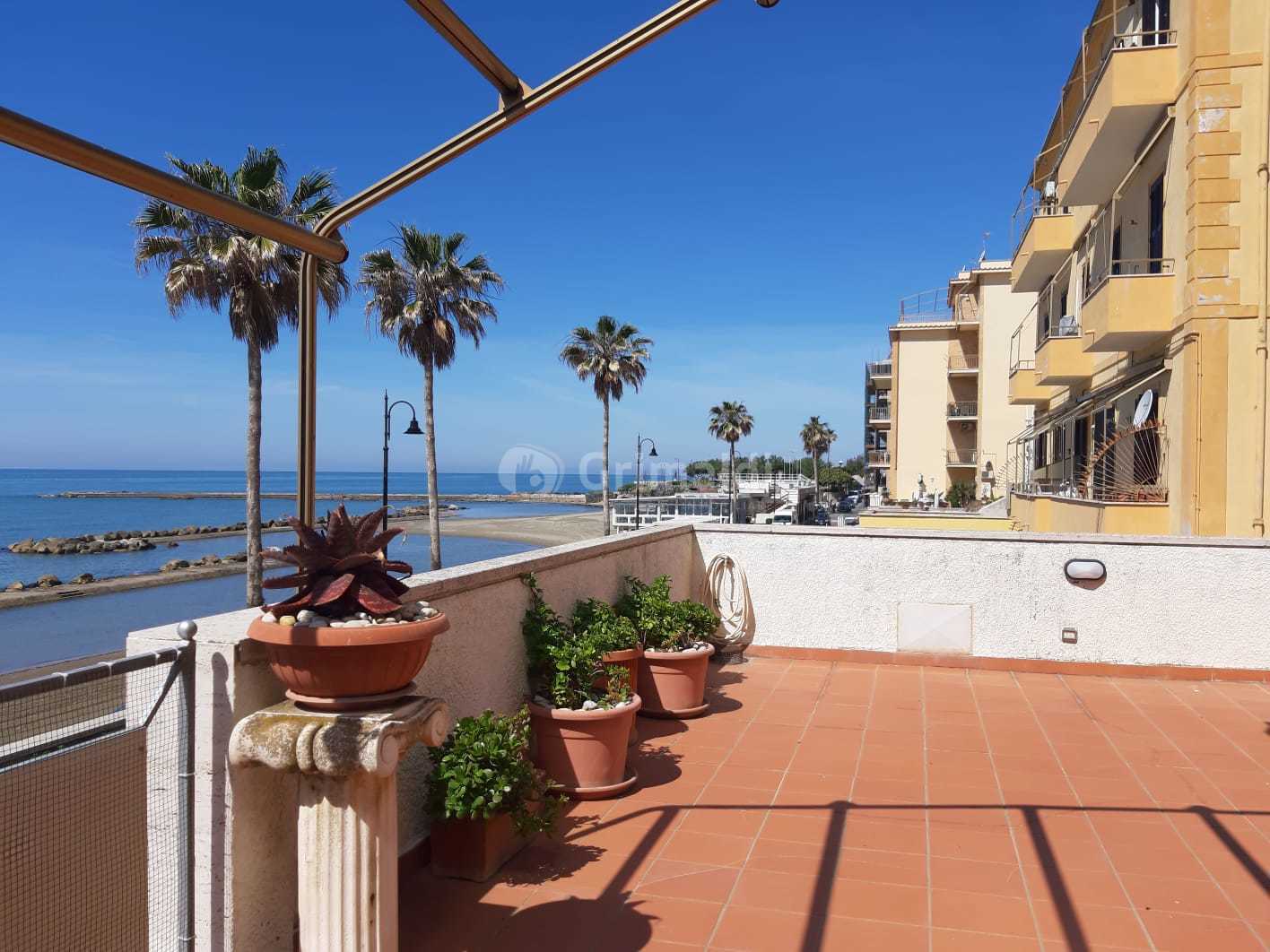 Bilocale vista mare in via licia 22, Anzio