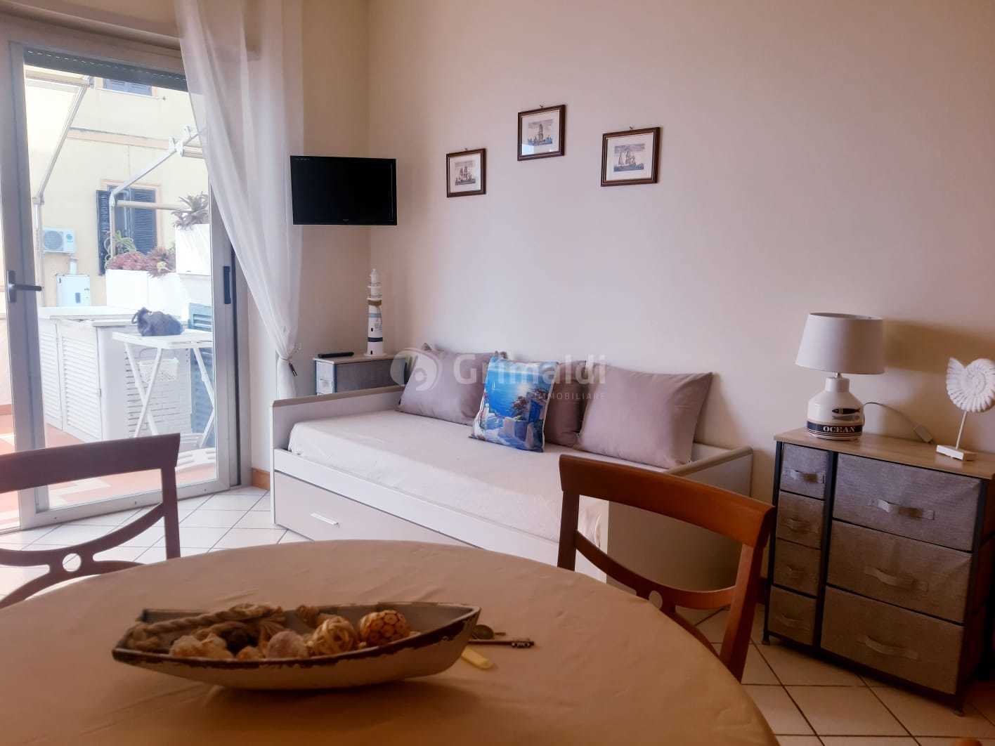 Bilocale vista mare in via licia 22, Anzio