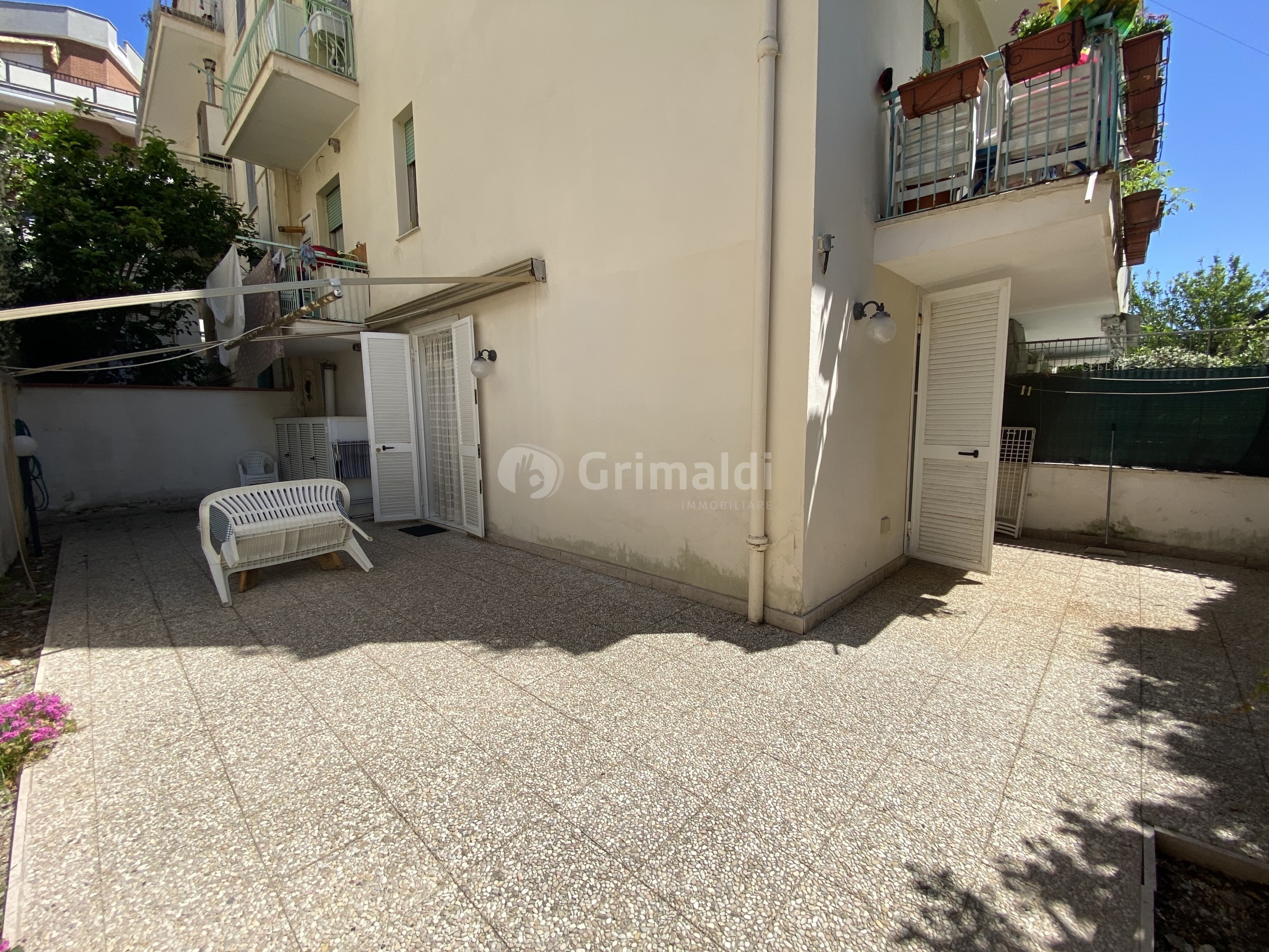 Bilocale con giardino in via luigi mazza 21, Anzio