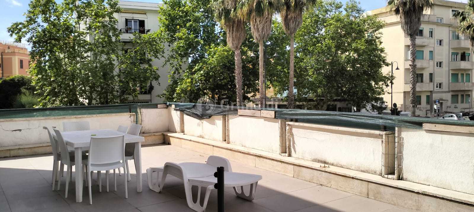 Trilocale con terrazzo in piazza pollastrini 10, Anzio