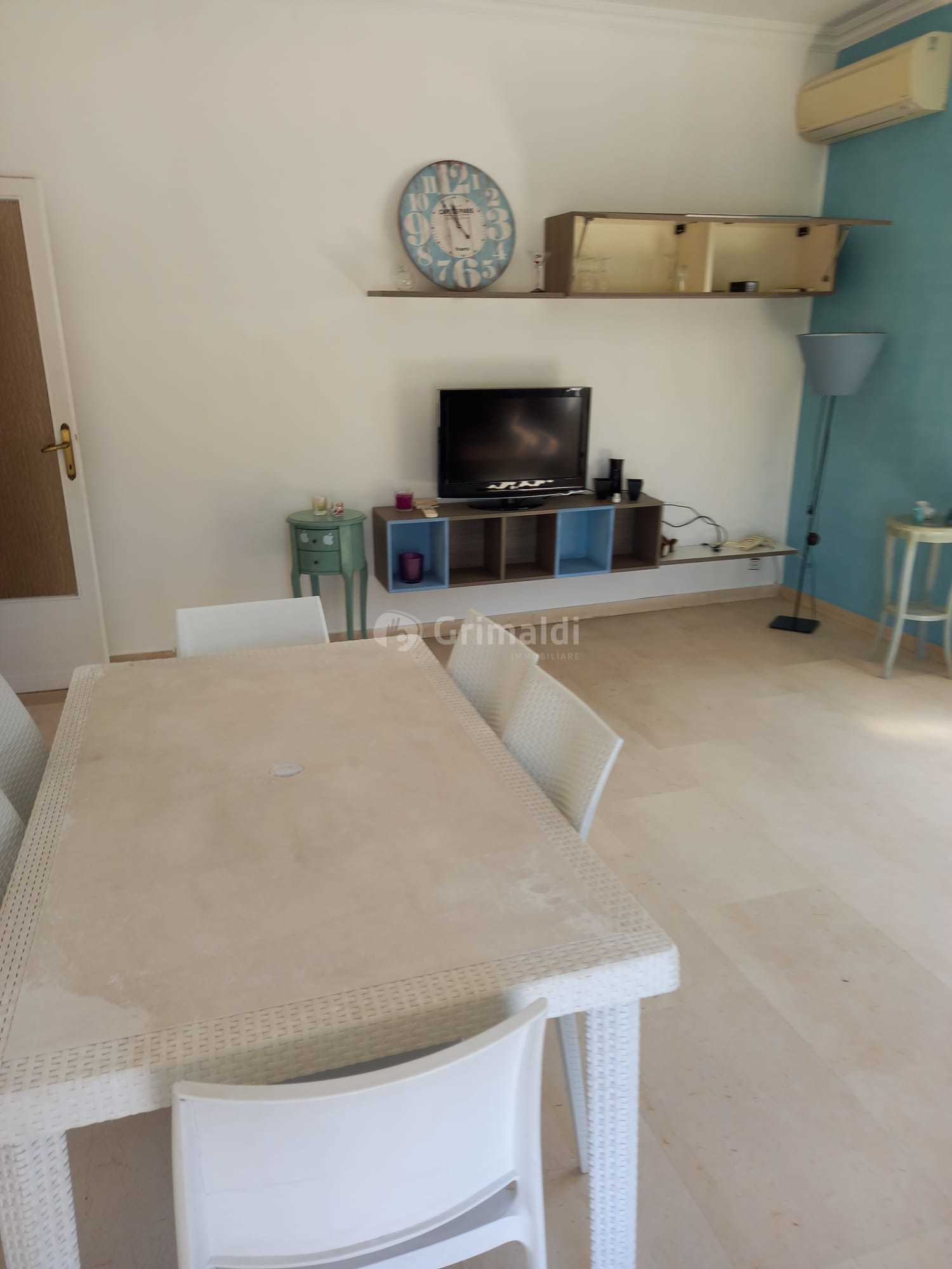 Trilocale con terrazzo in piazza pollastrini 10, Anzio