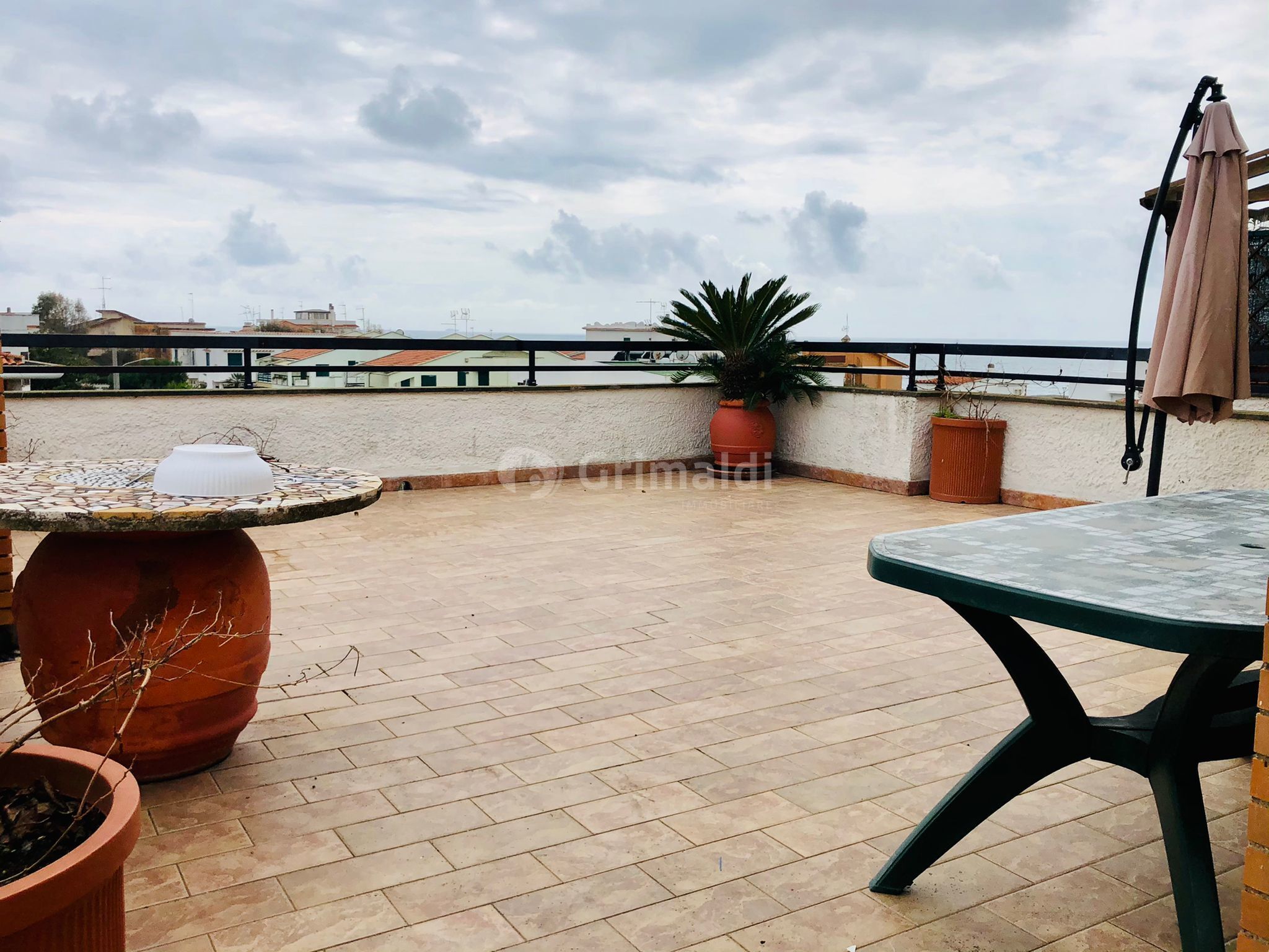 Trilocale con terrazzo in via rimini, Anzio