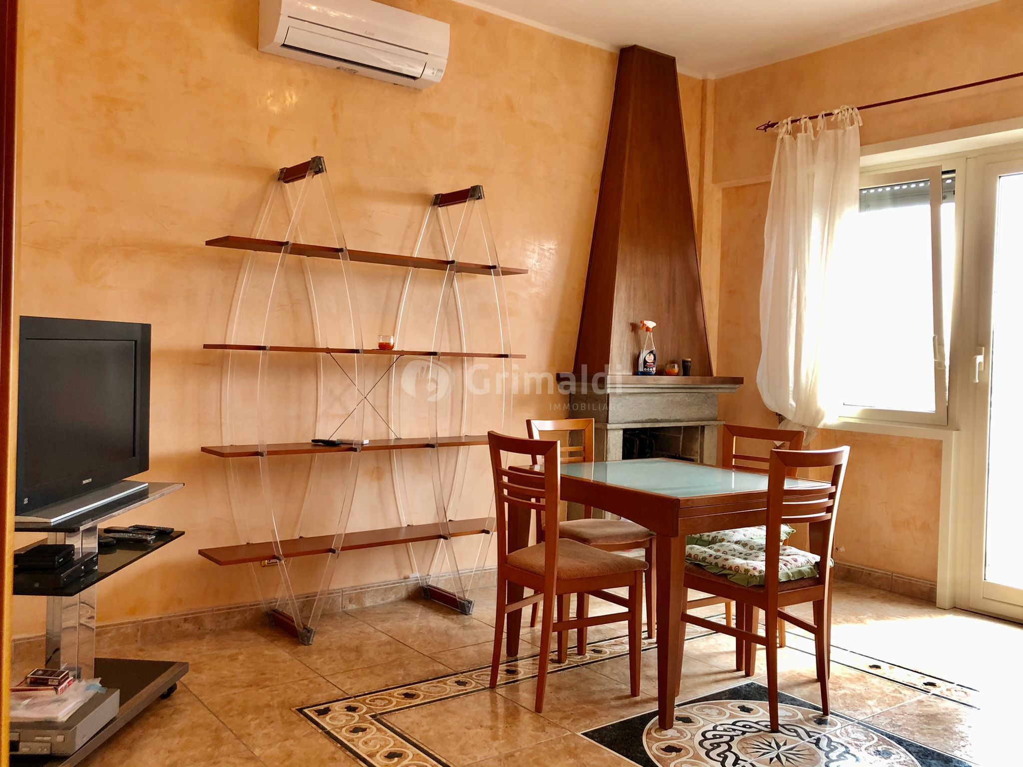 Trilocale con terrazzo in via rimini, Anzio