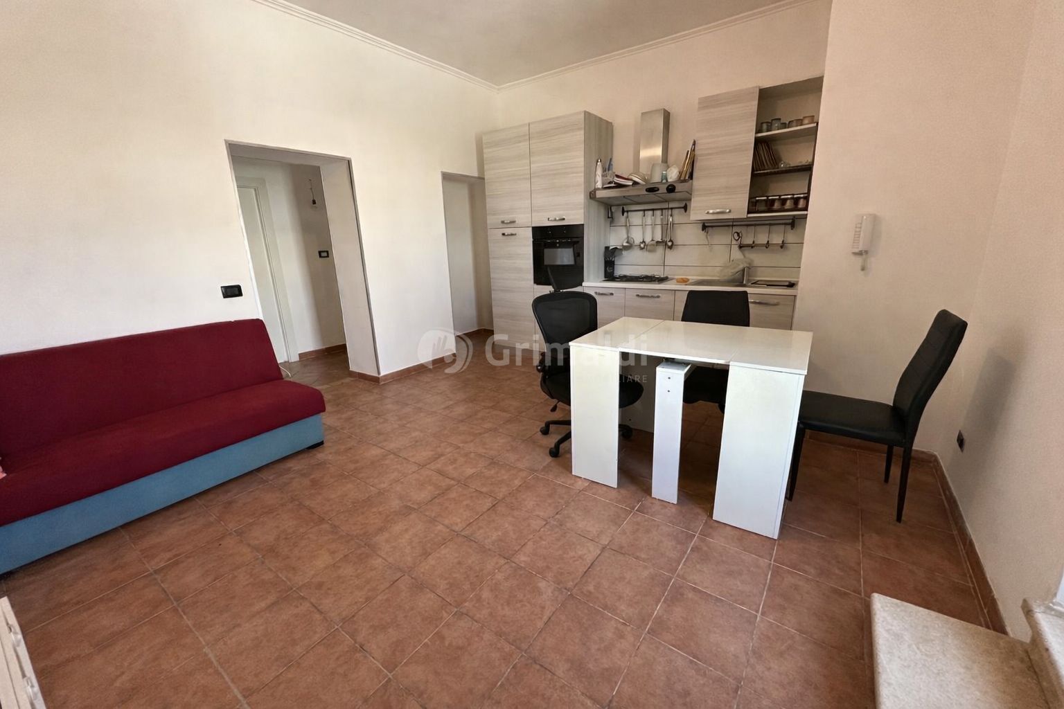 Trilocale con terrazzo in via cervino 15, Nettuno