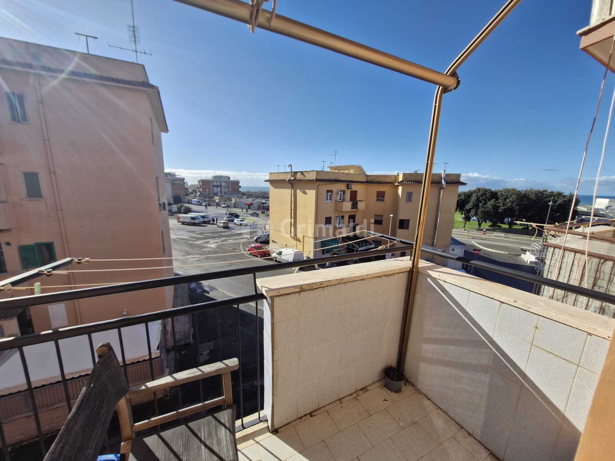 Trilocale in affitto in via cristoforo colombo 12, Anzio